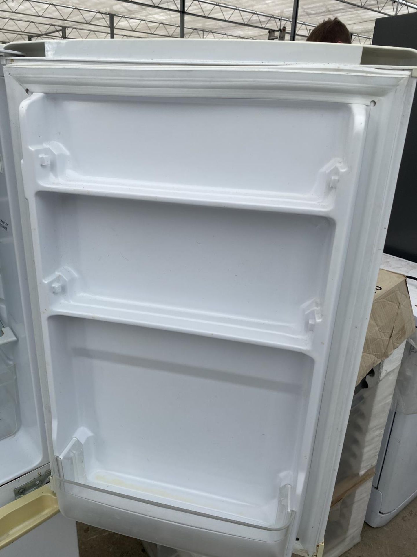 A WHITE UPRIGHT FRIDGE FREEZER BELIEVED IN WORKING ORDER BUT NO WARRANTY - Image 3 of 4