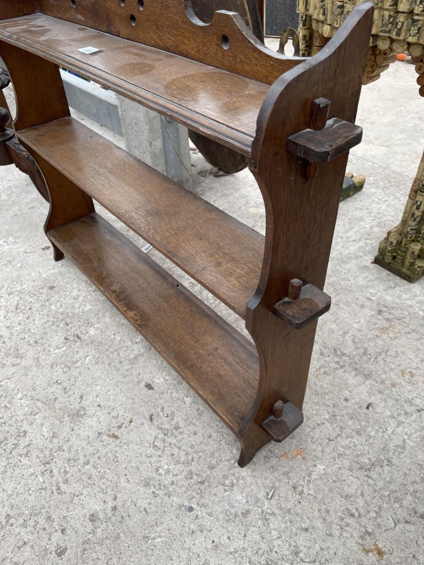 A VICTORIAN OAK THREE TIER WALL SHELF, 32" WIDE - Image 3 of 3