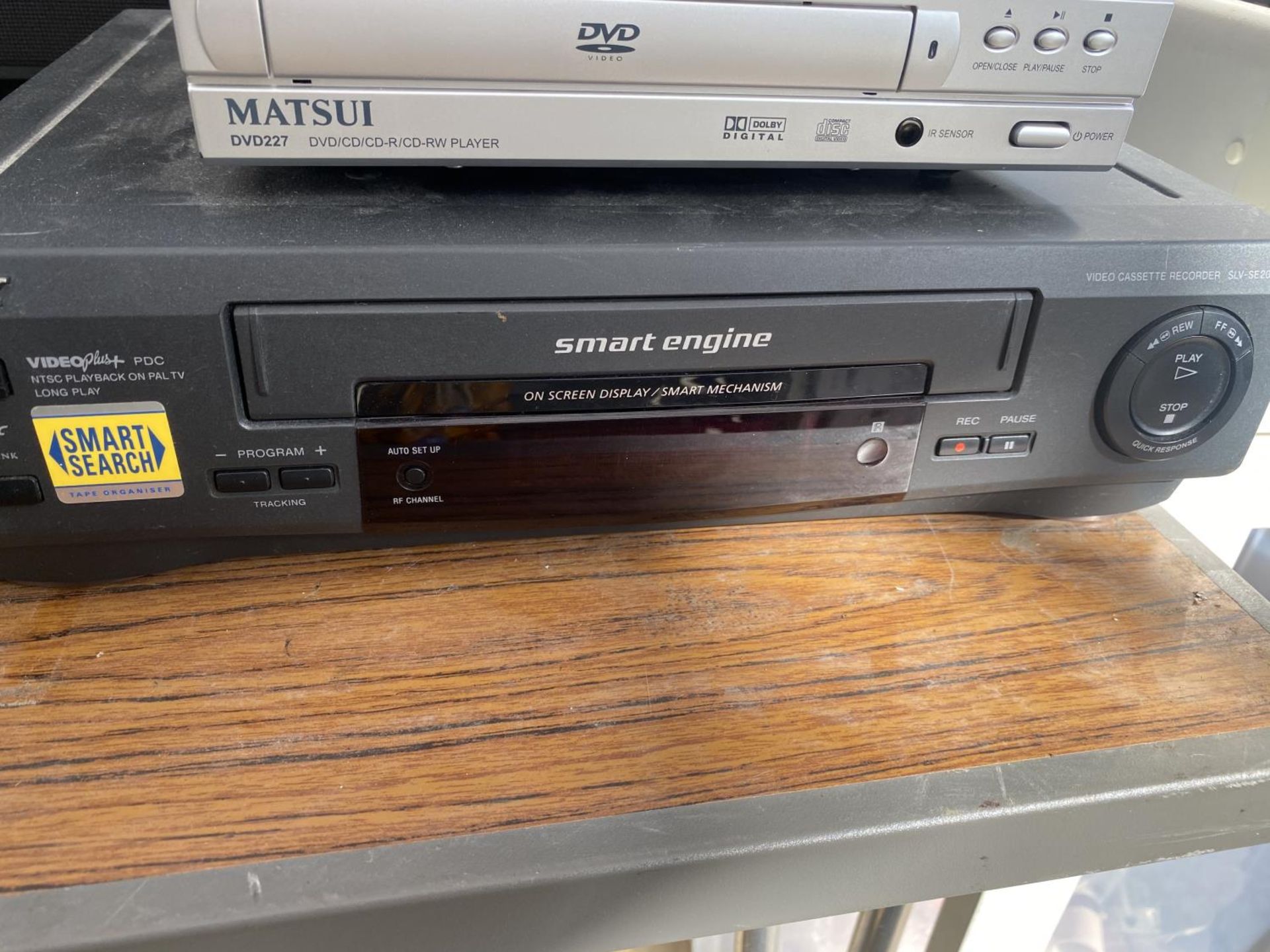 A MATSUI DVD PLAYER AND A FURTHER SONY VHS PLAYER - Image 3 of 3