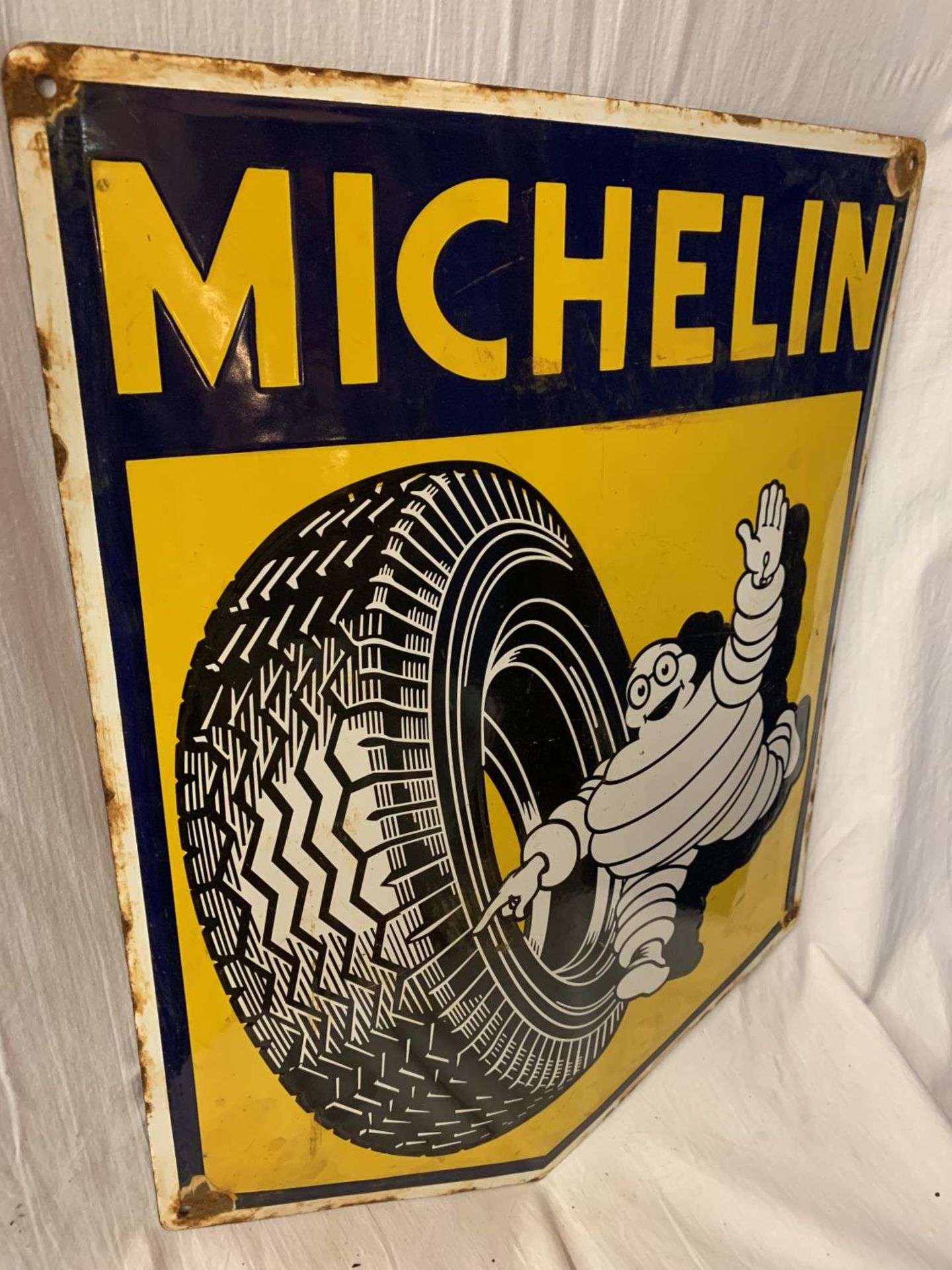 A LARGE ENAMEL SIGN 'MICHELIN' 60CM X 45CM - Image 3 of 4