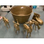 A HEAVY BRASS PRESERVING PAN, FOUR BRASS DEER AND A BRASS SHOE