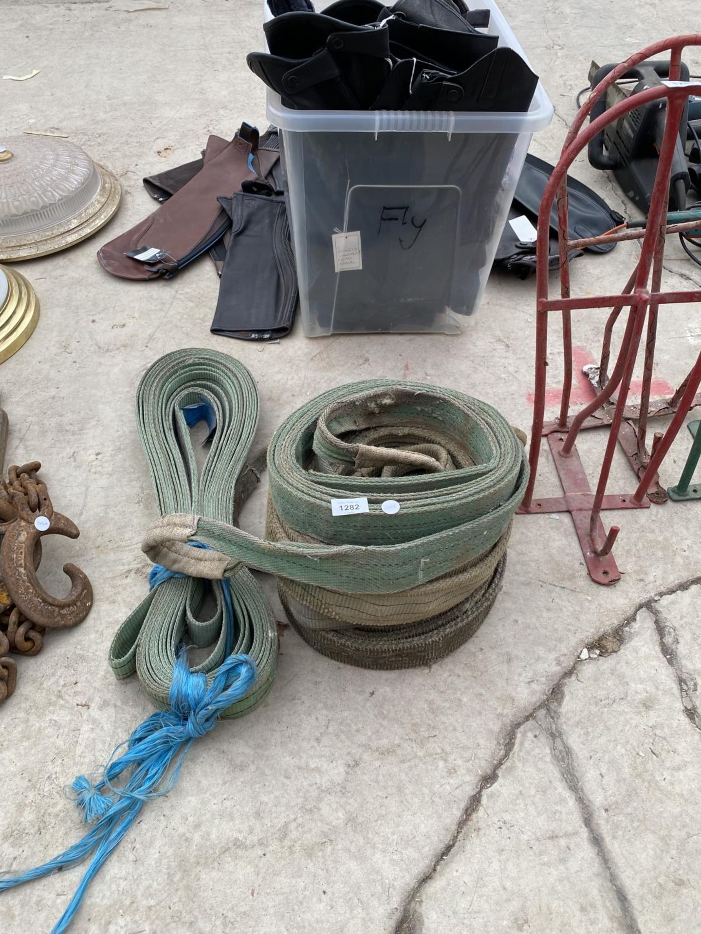 A QUANTITY OF TOWING ROPES AND STRAPS
