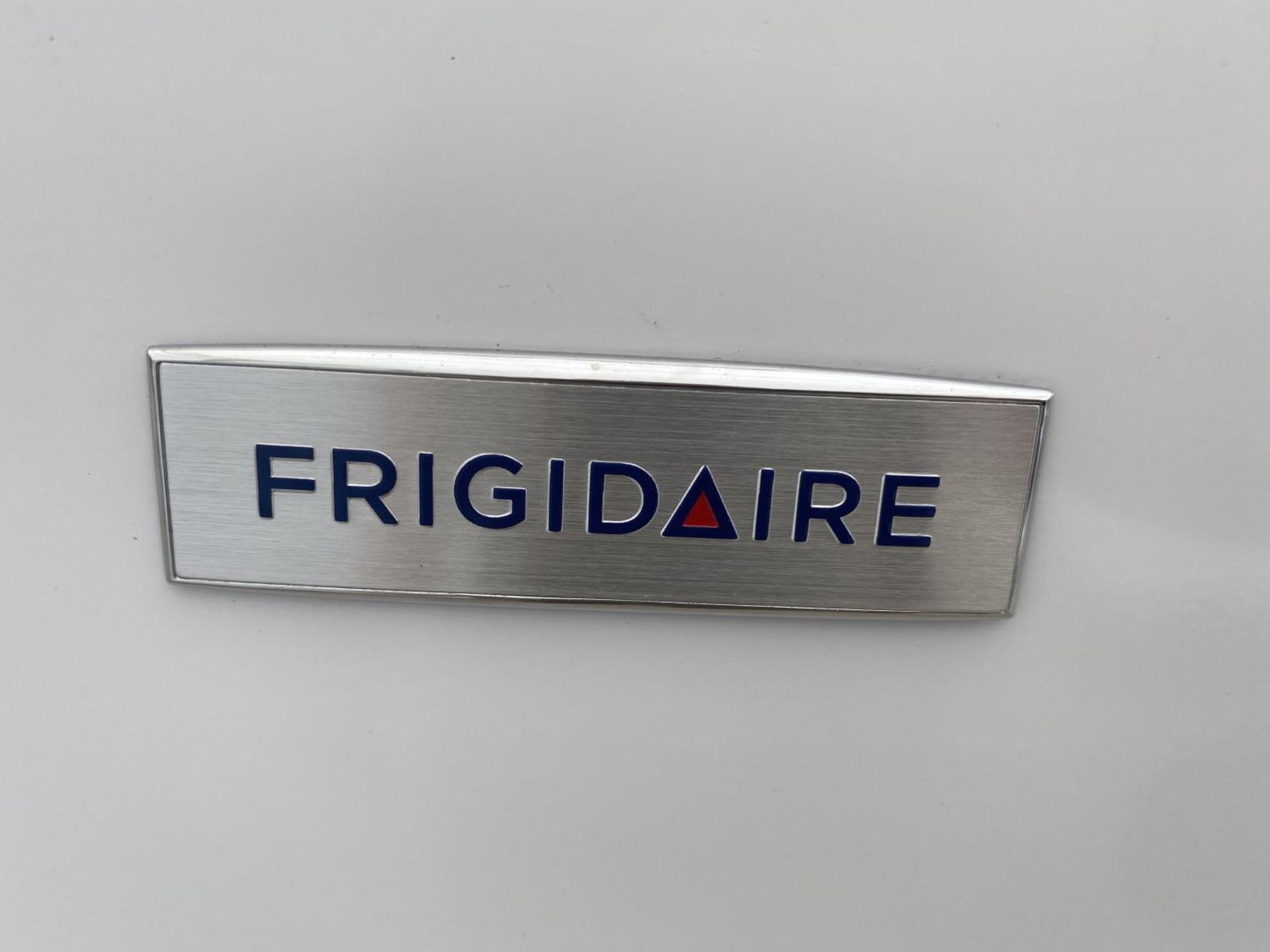 A WHITE FRIGIDAIRE UPRIGHT FRIDGE FREEZER BELIEVED IN WORKING ORDER BUT NO WARRANTY - Image 2 of 5