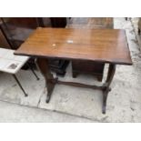 A SMALL OAK REFECTORY STYLE TABLE, 30x16"