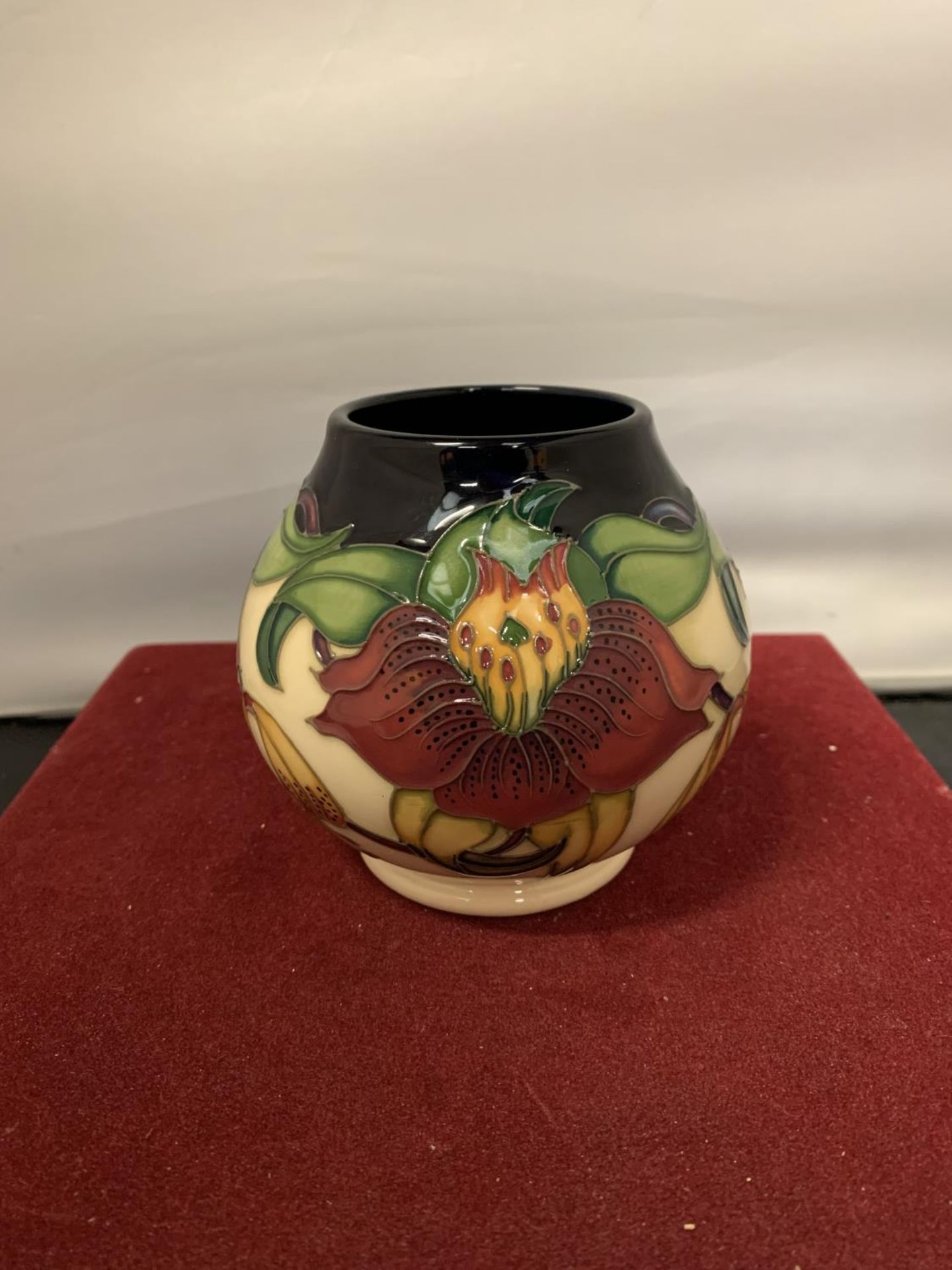 A MOORCROFT ANNA LILY VASE - Image 2 of 4