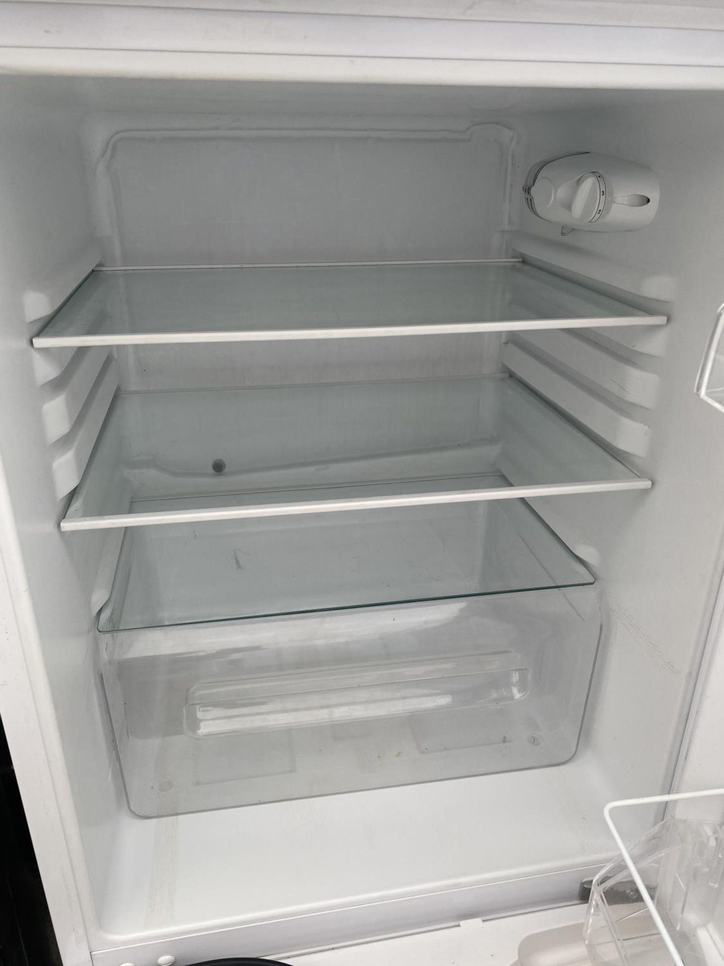 A WHITE FRIGIDAIRE UPRIGHT FRIDGE FREEZER BELIEVED IN WORKING ORDER BUT NO WARRANTY - Image 3 of 5