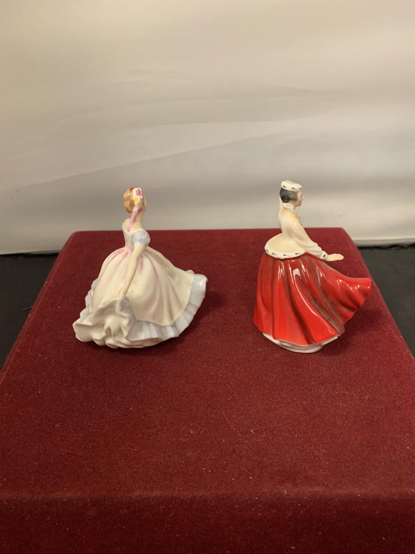 TWO ROYAL FIGURINES GAIL AND NINETTE - Image 4 of 5