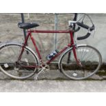 A VINTAGE RALEIGH CLUBMAN GENTS BIKE WITH 5 SPEED GEAR SYSTEM
