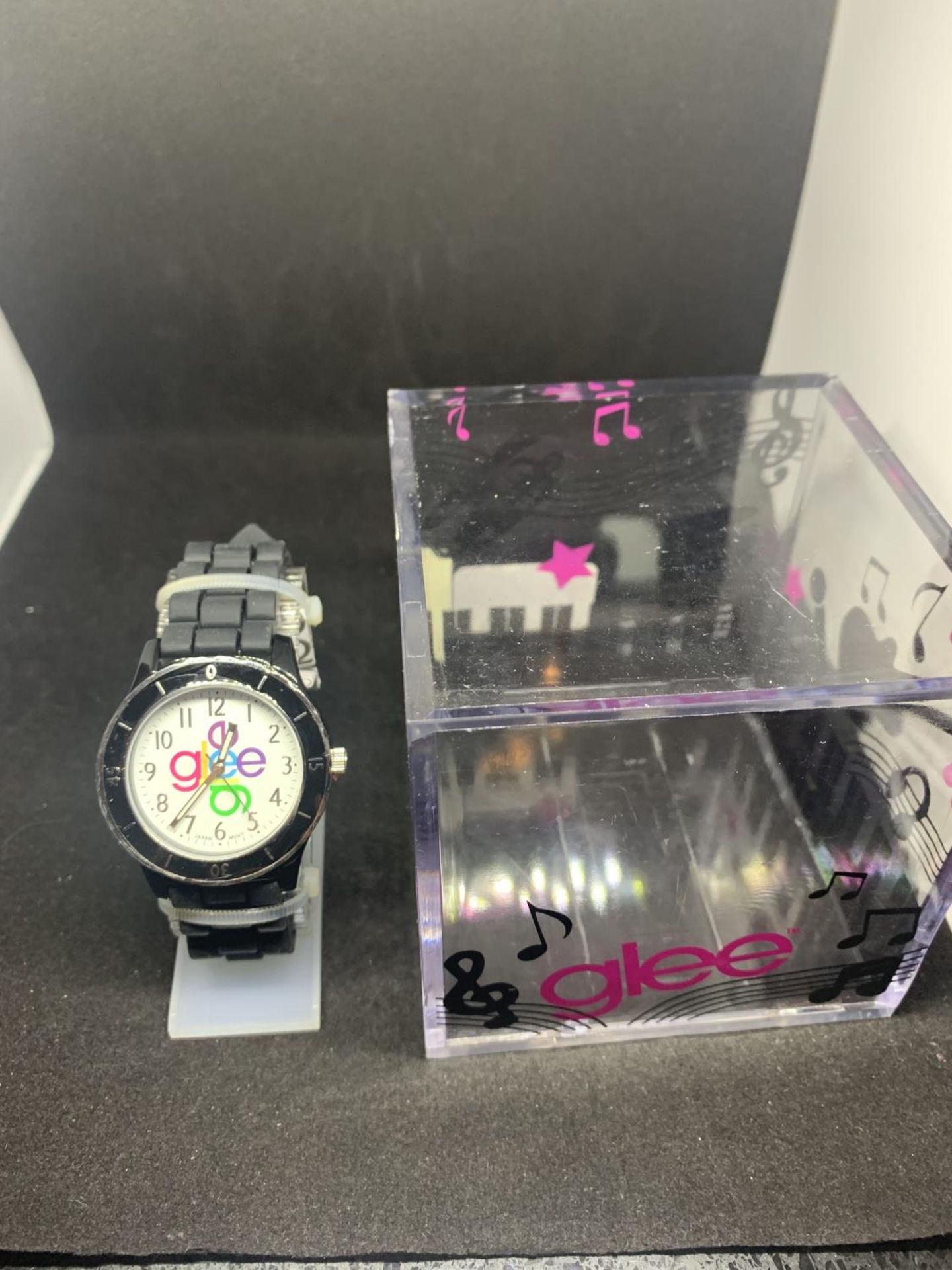 A GLEE WATCH WITH PRESENTATION BOX - Image 2 of 4