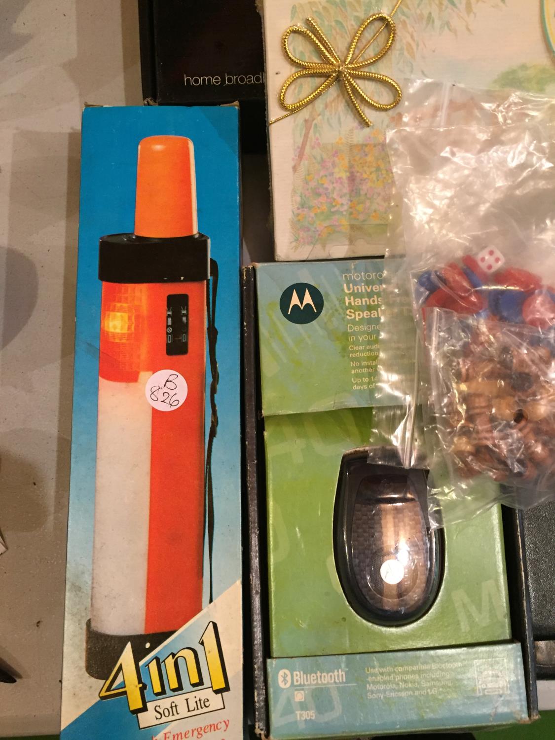 AN ORANGE HOME BROADBAND BOX, A SET OF UNOPENED NOTE CARDS, THREE NEW MOBILE PHONE COVERS, A - Bild 4 aus 4