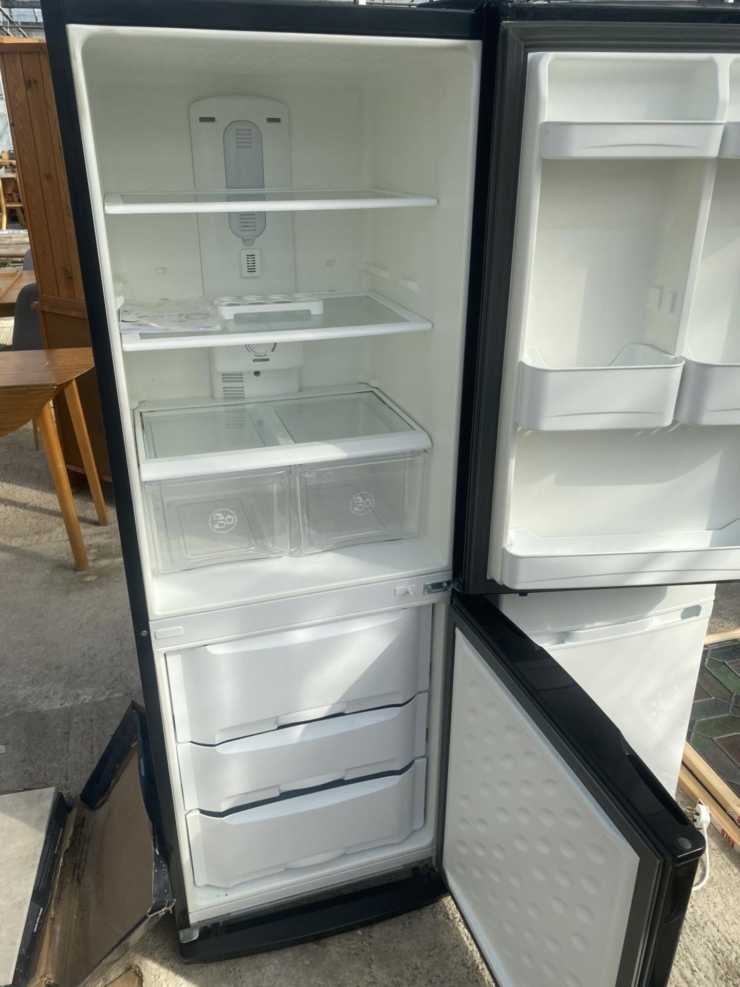 A BLACK DAEWOO FRIDGE FREEZER - BELIEVED WORKING BUT NO WARRANTY - Image 2 of 3