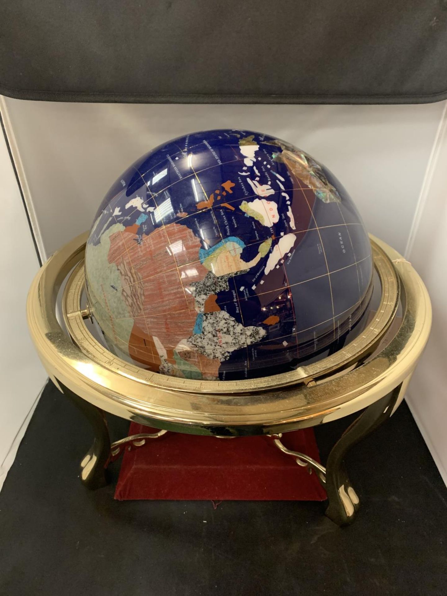 A LAPIZ LAZULI AGATE GEMSTONE HANDCRAFTED LARGE GLOBE INCORPORATING A COMPASS H:46CM - Image 2 of 4