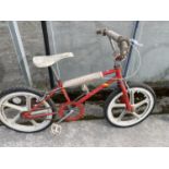 A CHILDRENS EMMELLE BMX BIKE