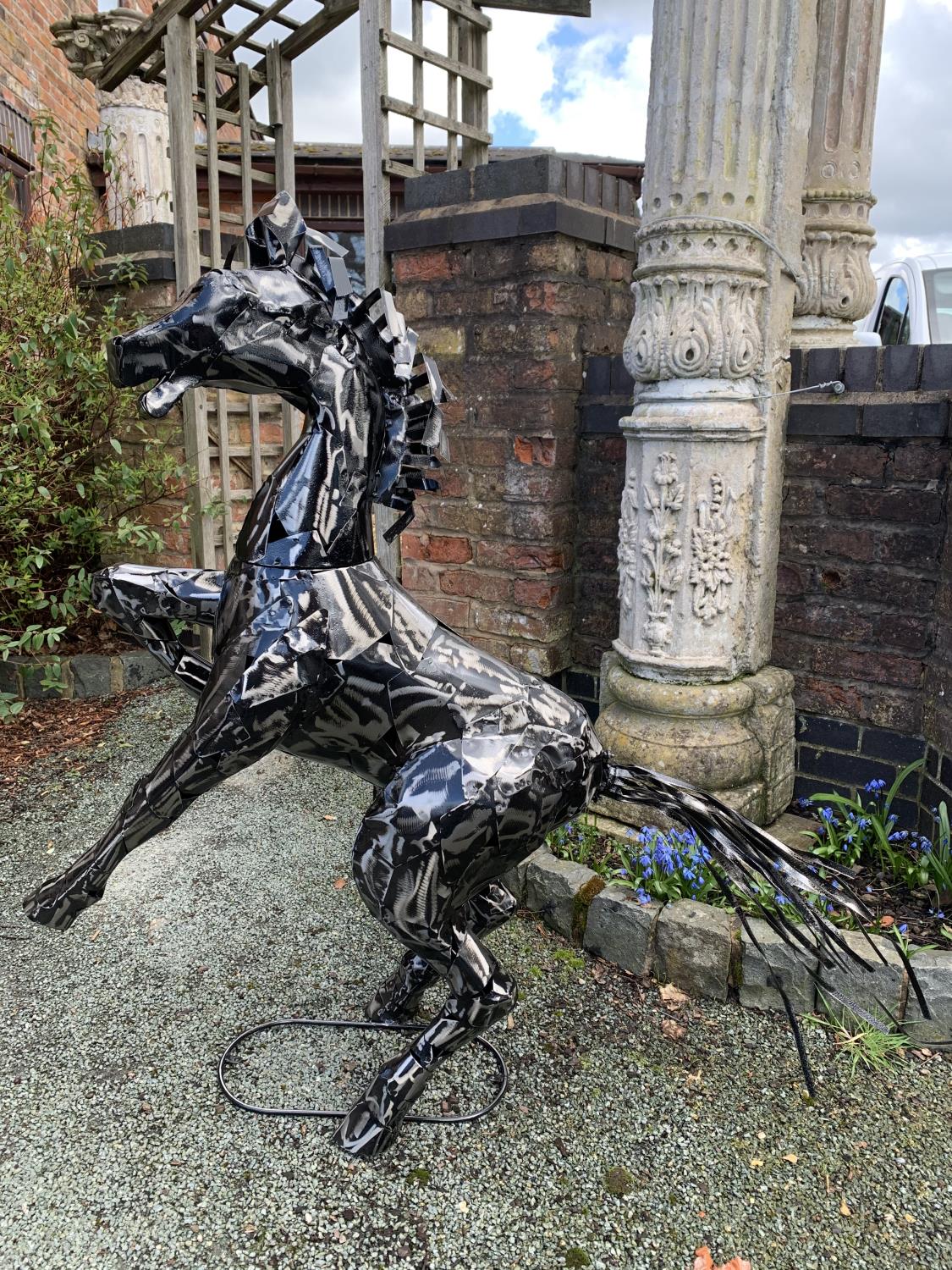A LARGE METAL SCULPTURE IN THE FORM OF A REARING HORSE H: 125CM - Image 2 of 5