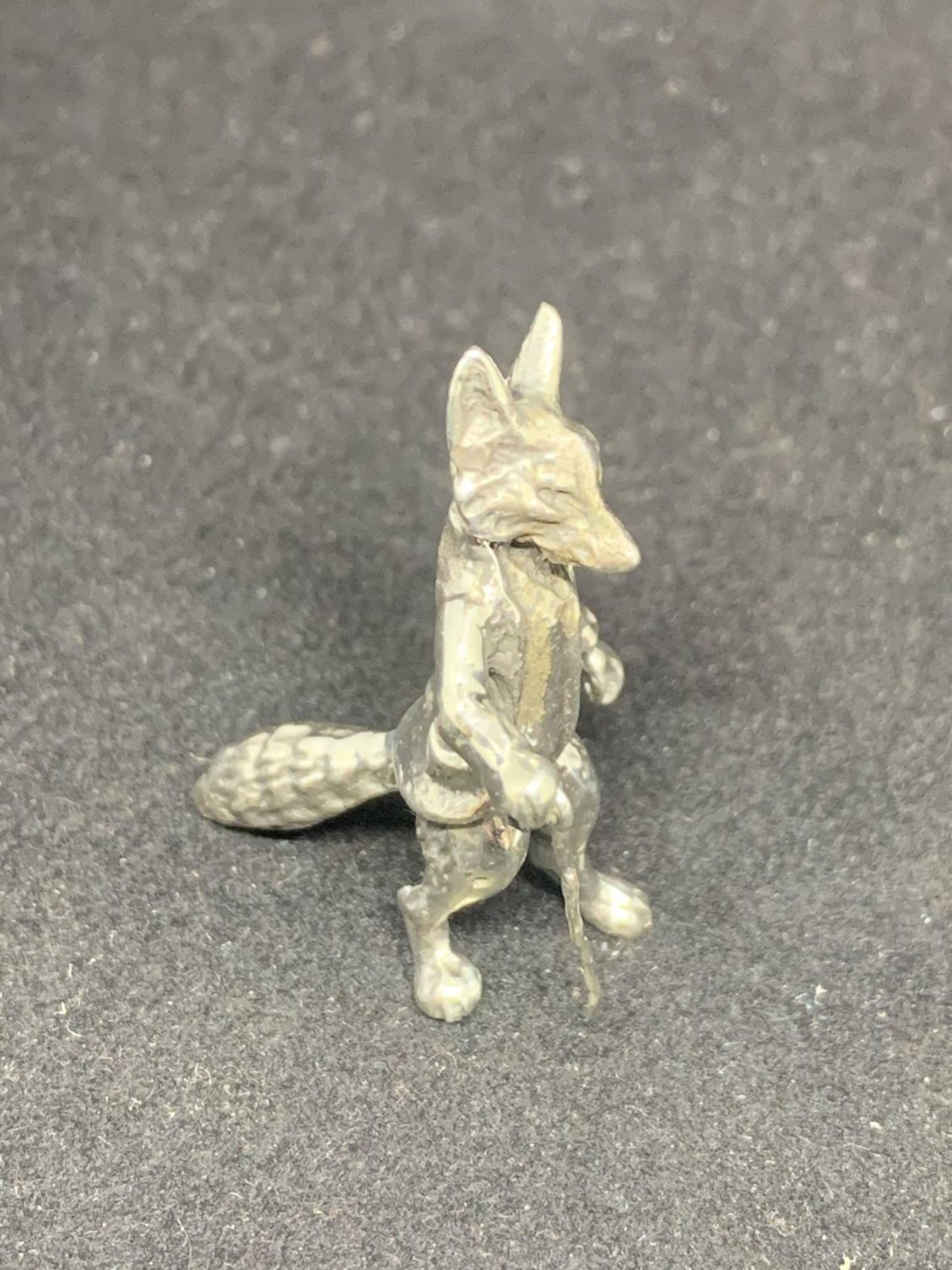 A MINIATURE SILVER STANDING FOX WITH CANE - Image 2 of 4