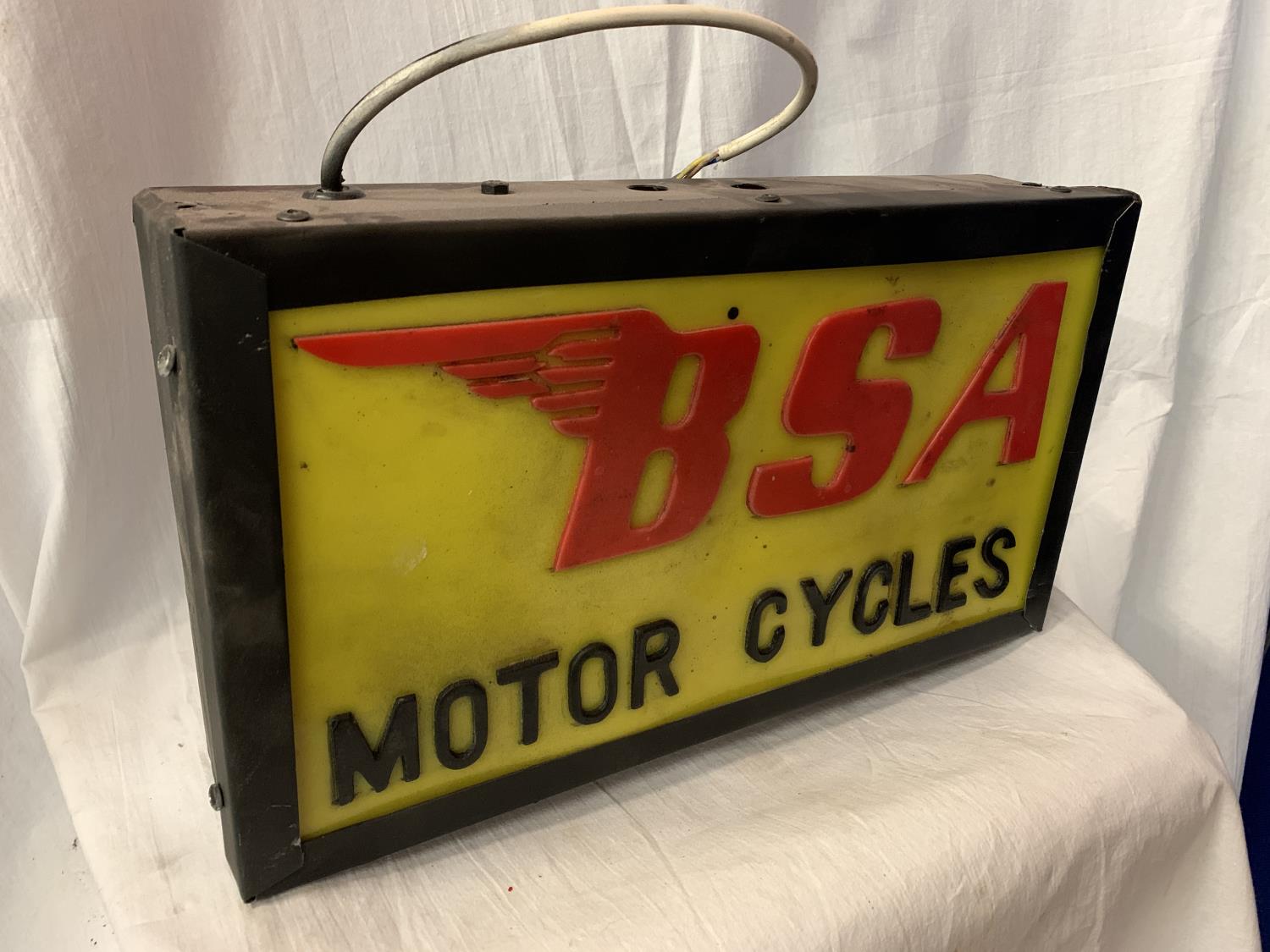 AN ILLUMINATED 'BSA MOTOR CYCLES ' SIGN - Image 2 of 4