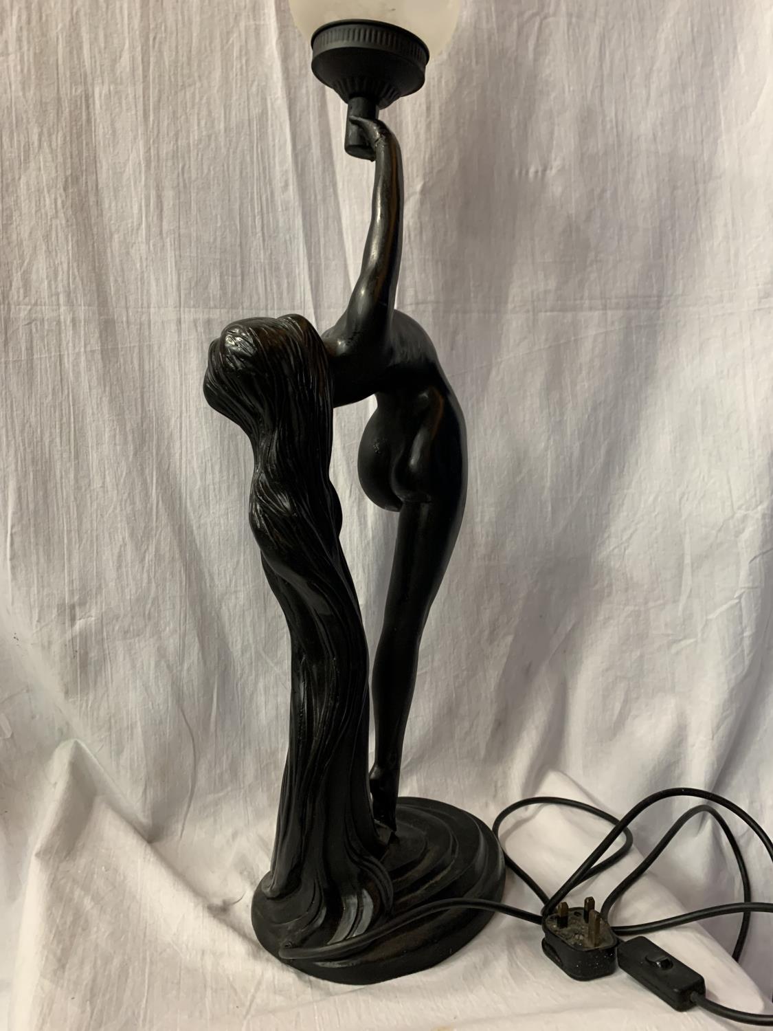A SPELTER TABLE LAMP IN THE FORM OF A NUDE H:WITH GLASS SHADE 79CM (REPAIR TO HAND) - Image 5 of 7