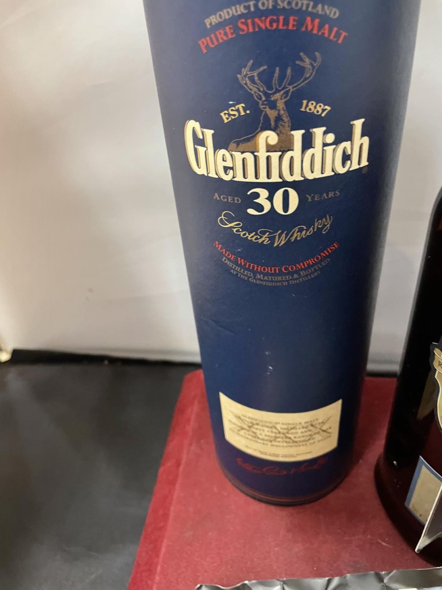 A 70 CL BOTTLE OF GLENFIDDICH AGED 30 YEARS SINGLE MALT - Image 4 of 4