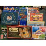 A LARGE COLLECTION OF VARIOUS BOARD GAMES TO INCLUDE KER-PLUNK, TRIVIAL PURSUIT, CLUEDO, CRANIUM ETC