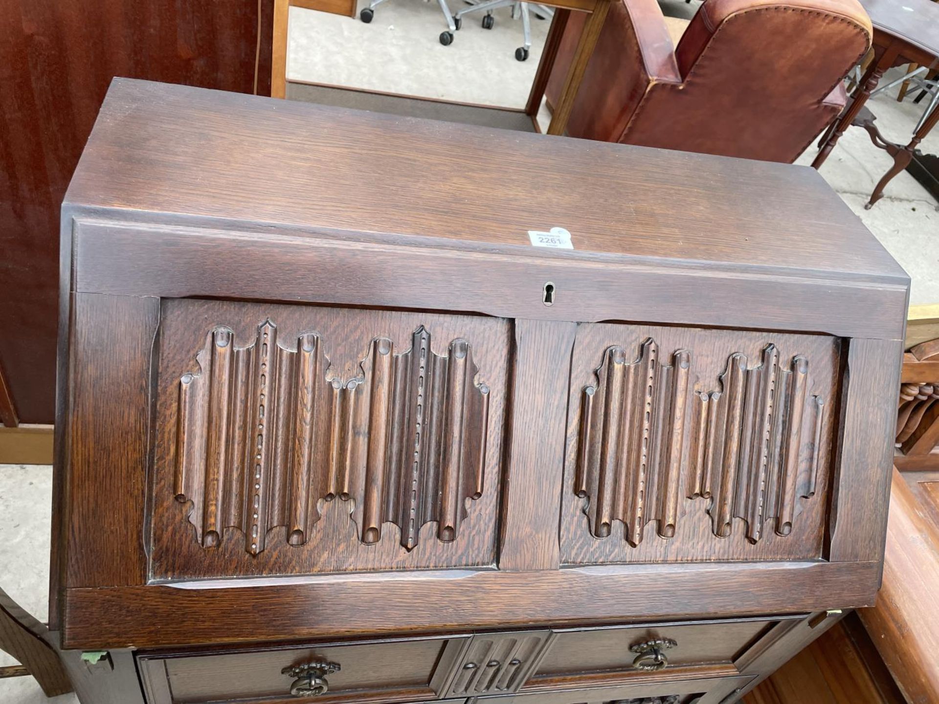 AN OAK REPRODUX STYLE LINENFOLD BUREAU, 30" WIDE - Image 2 of 4