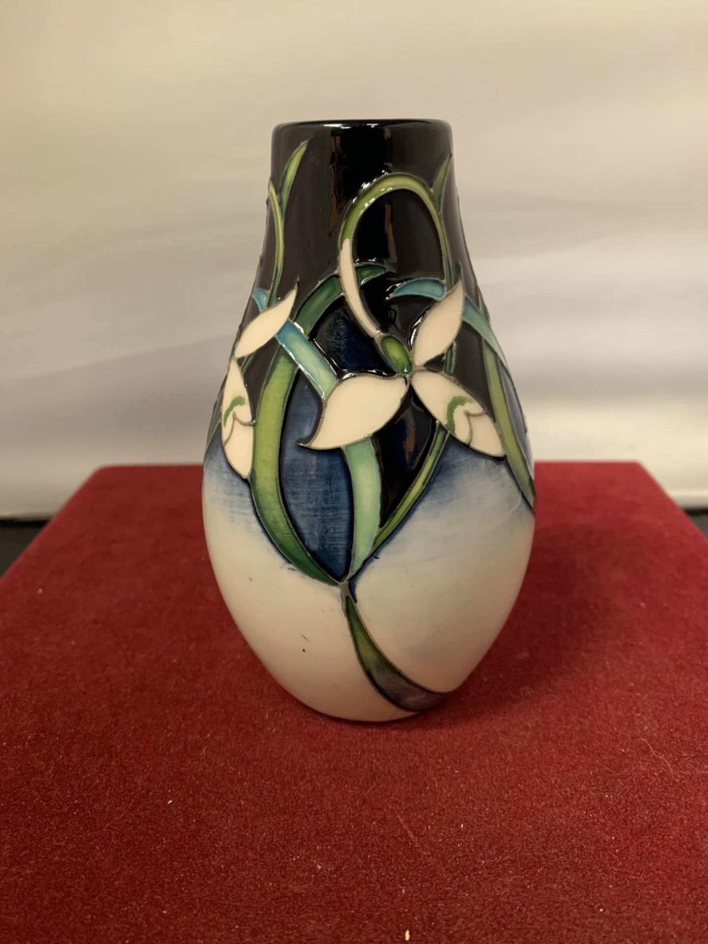 A MOORCROFT TWENTY WINTERS VASE 5 INCHES TALL - Image 3 of 4