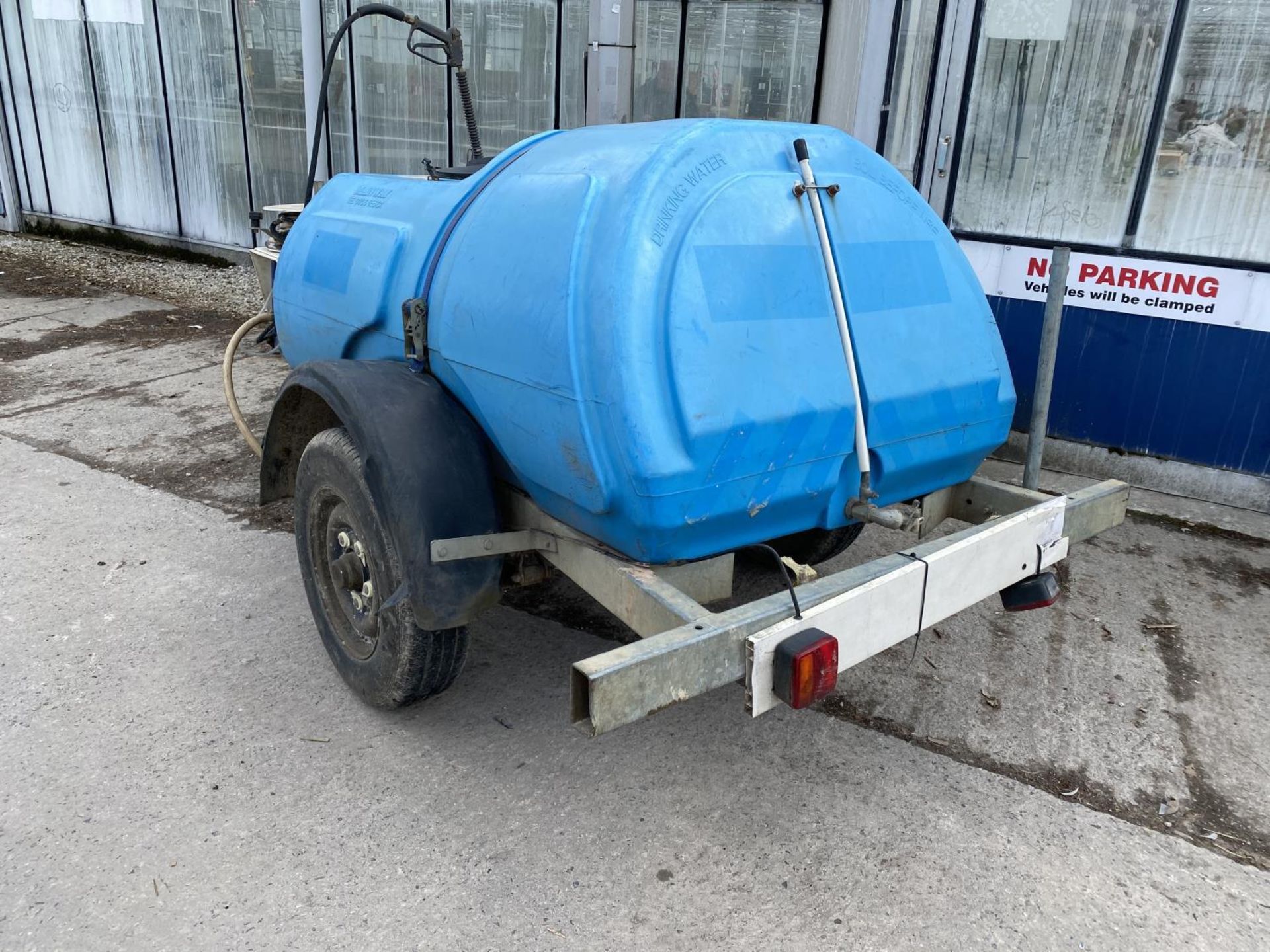 A MOBILE JET WASHER WITH DIESEL ENGINE BELIEVED WORKING NO WARRANTY - NO VAT