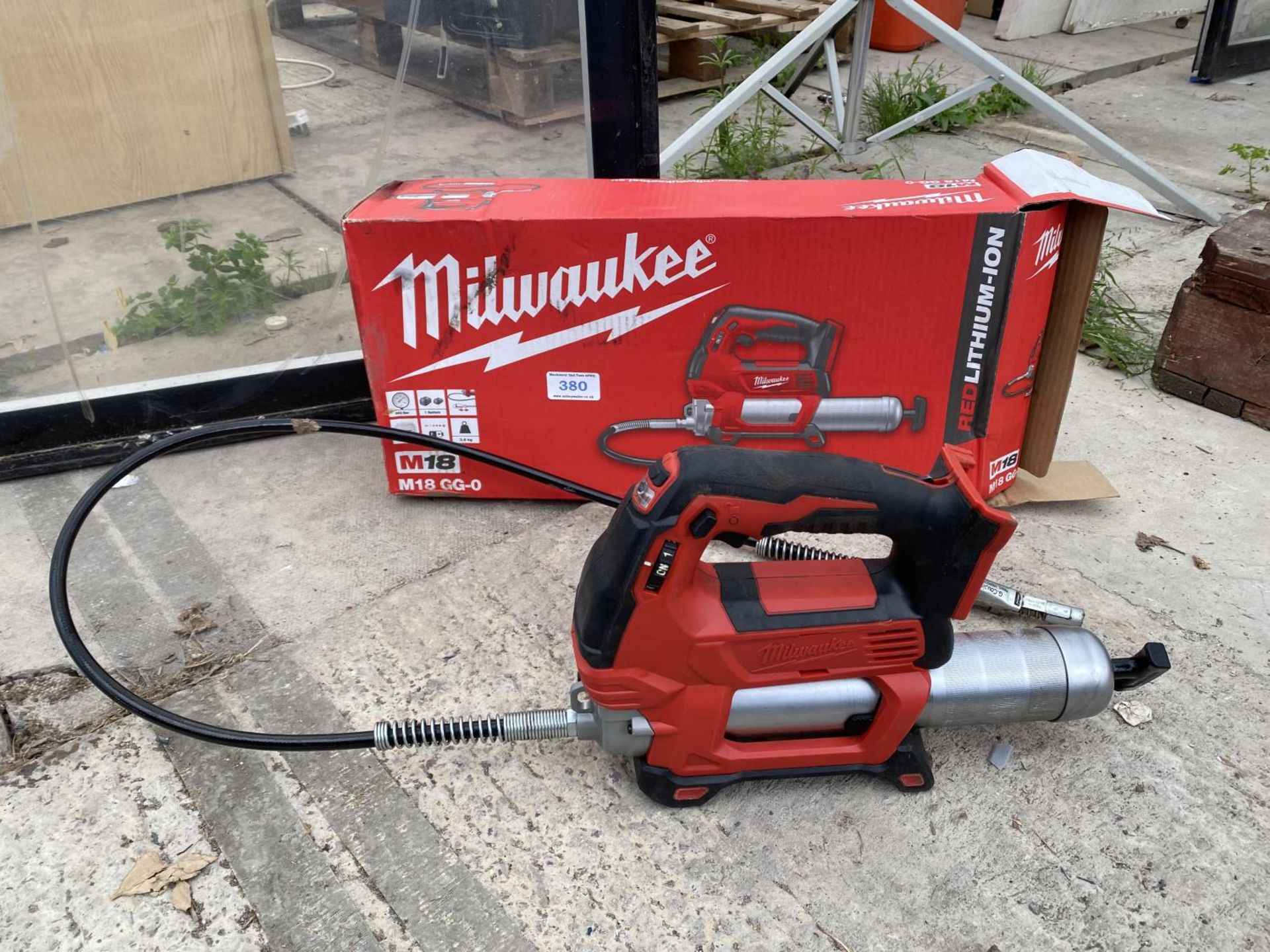 A MILWAUKEE M18 GG-0 GREASE GUN