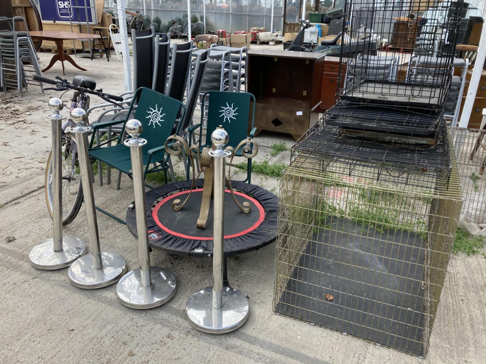 VARIOUS ITEMS TO INCLUDE FIVE DOG CRATES, TRAMPOLINE, BIKE, CHAIRS, BOLLARDS NO VAT