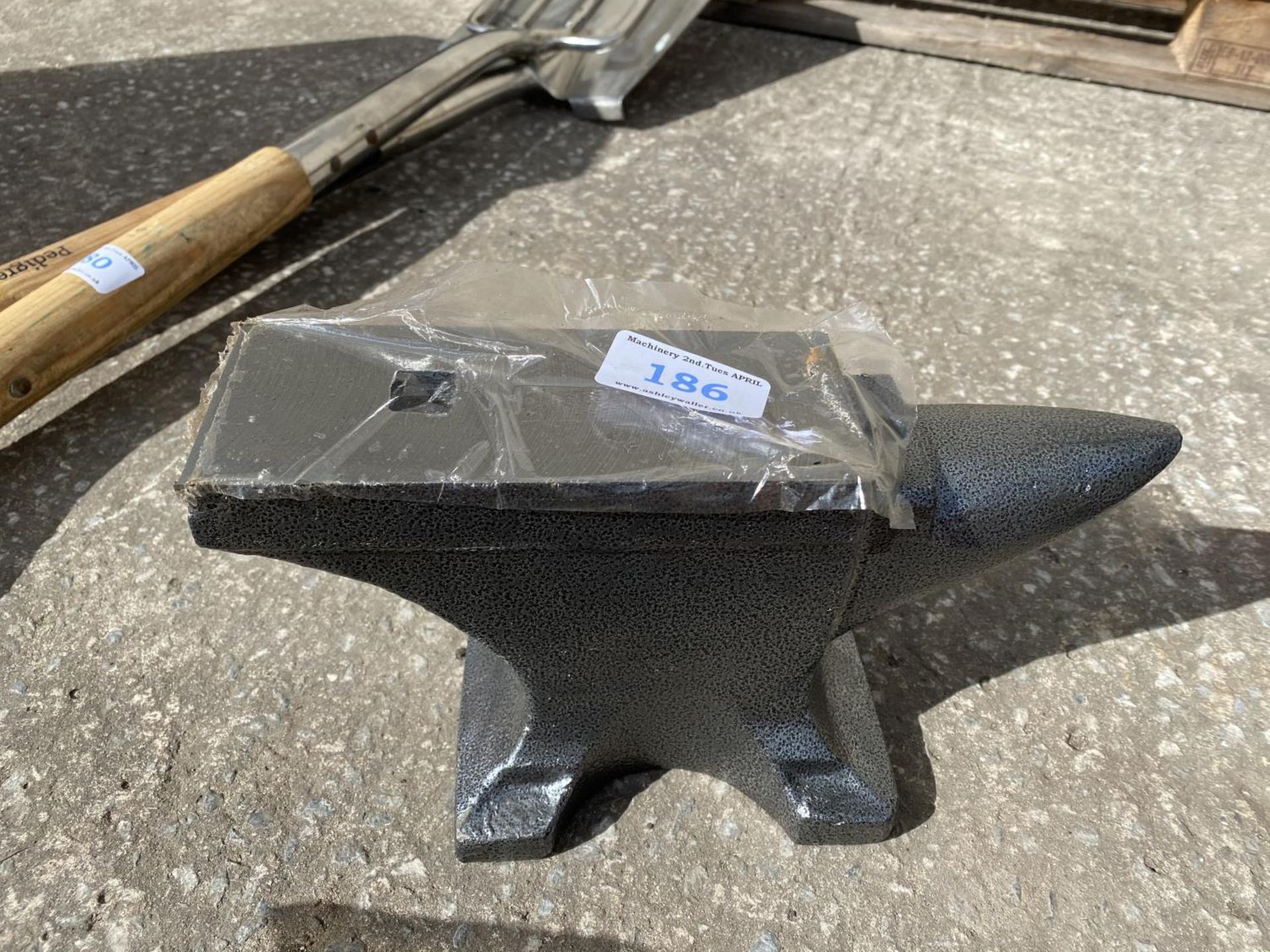 MINITURE ANVIL 10" LONG X 6" HIGH (10KG) + VAT