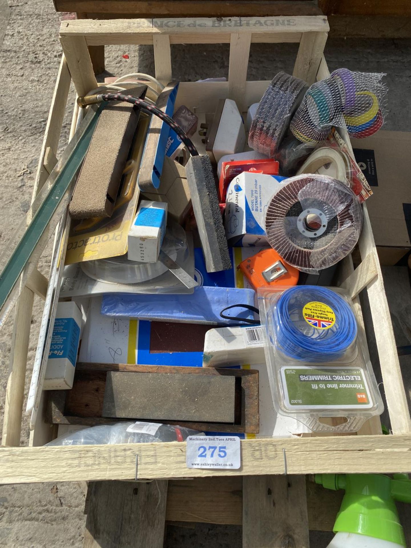 A QUANTITY OF SAWS, CHISELS, ALLEN KEYS ETC NO VAT - Image 7 of 8