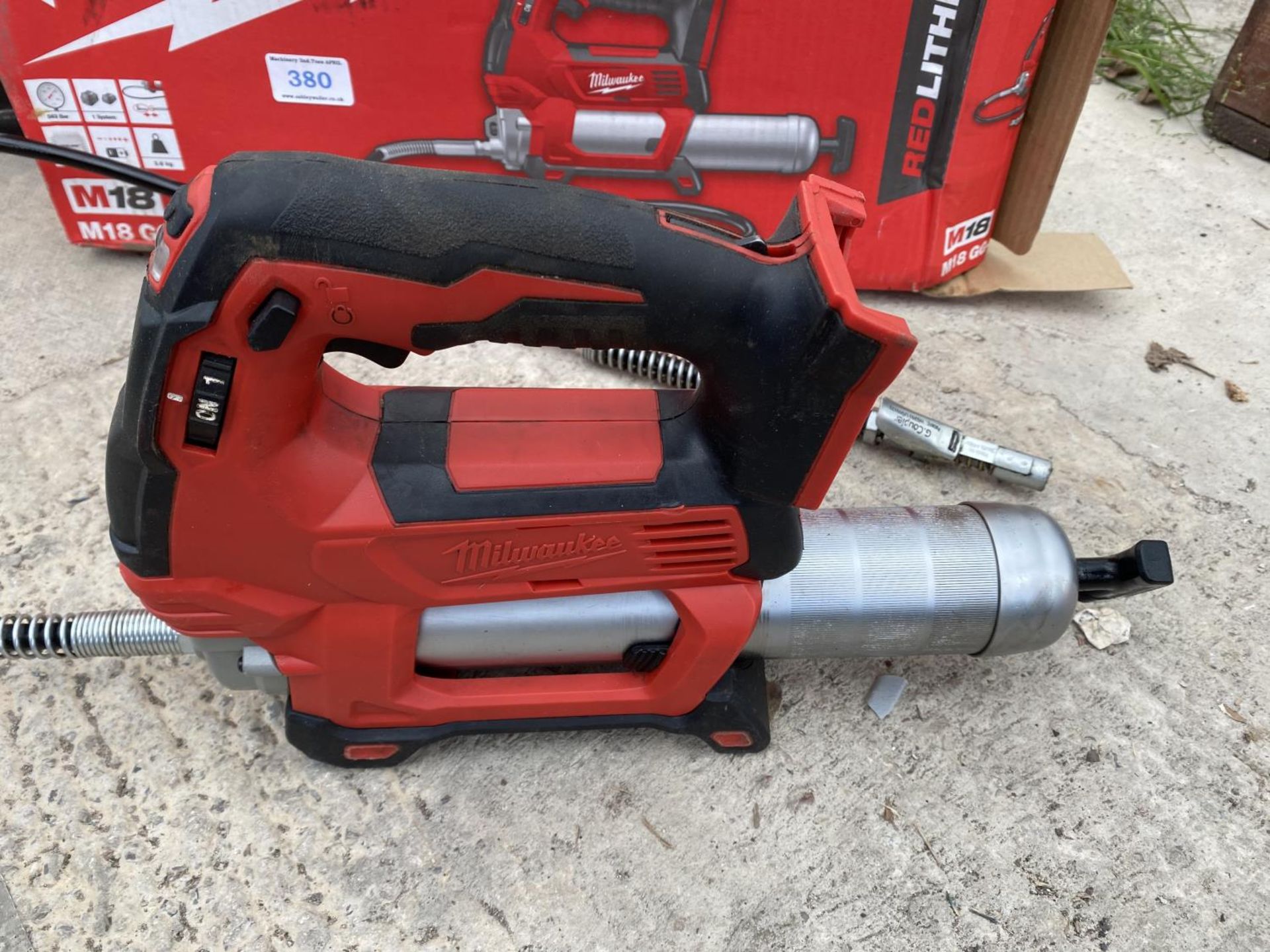 A MILWAUKEE M18 GG-0 GREASE GUN - Image 2 of 5