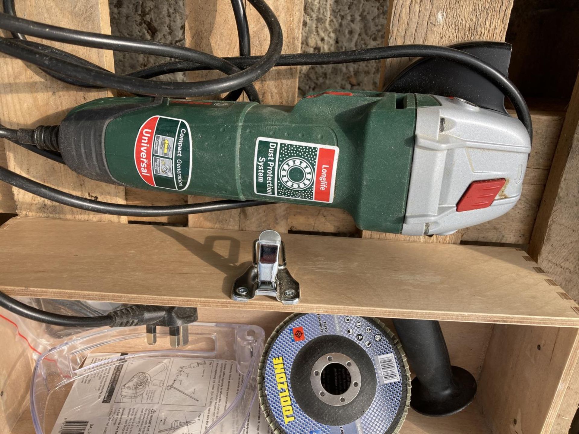 FIVE ITEMS TO INCLUDE A BOSCH GRINDER, ARBORTECH SANDER, PARKSIDE GRINDER, MERLIN SANDER AND A - Image 2 of 7