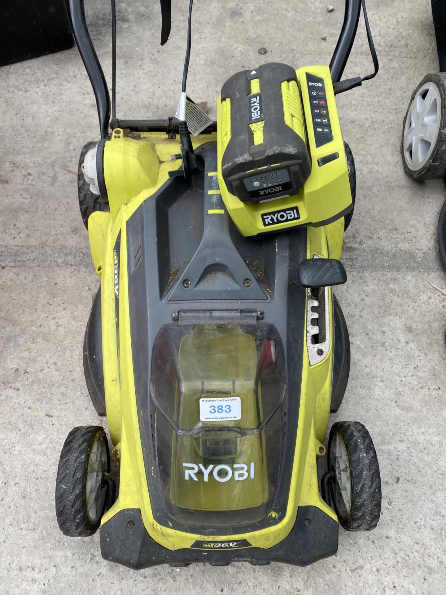 A CORDLESS RYOBI 36V MOWER WITH CHARGER AND BATTERY NO VAT - Image 2 of 4