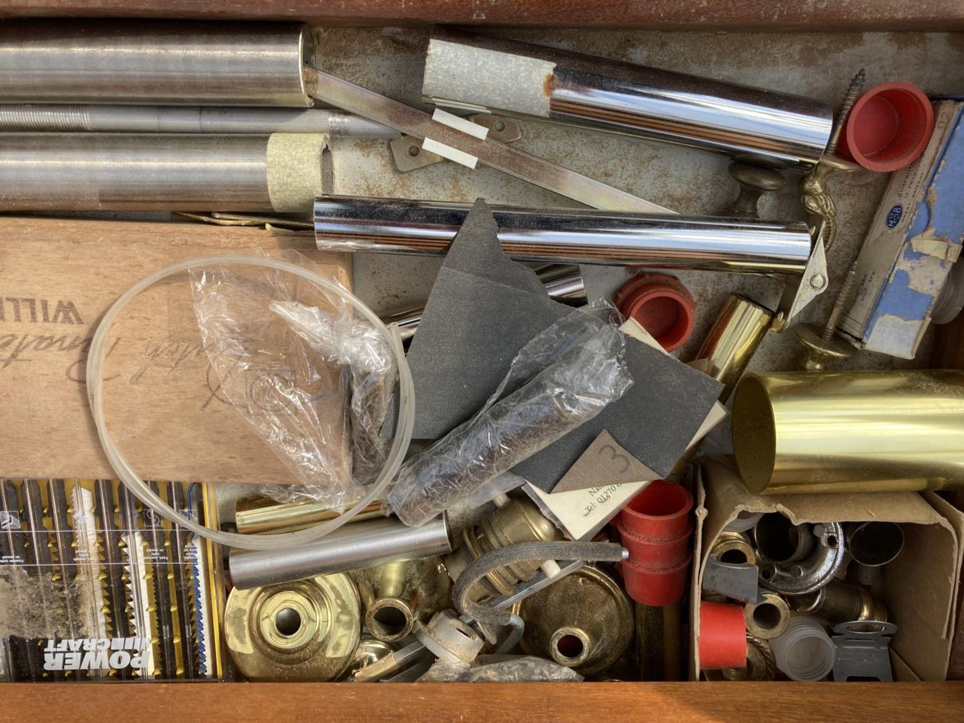 A LOCKABLE WOODEN TOOL SAFE WITH TEN DRAWERS CONTAINING DRILL BITS, SHEET METAL CUTTERS, RIVETS SETS - Image 6 of 6