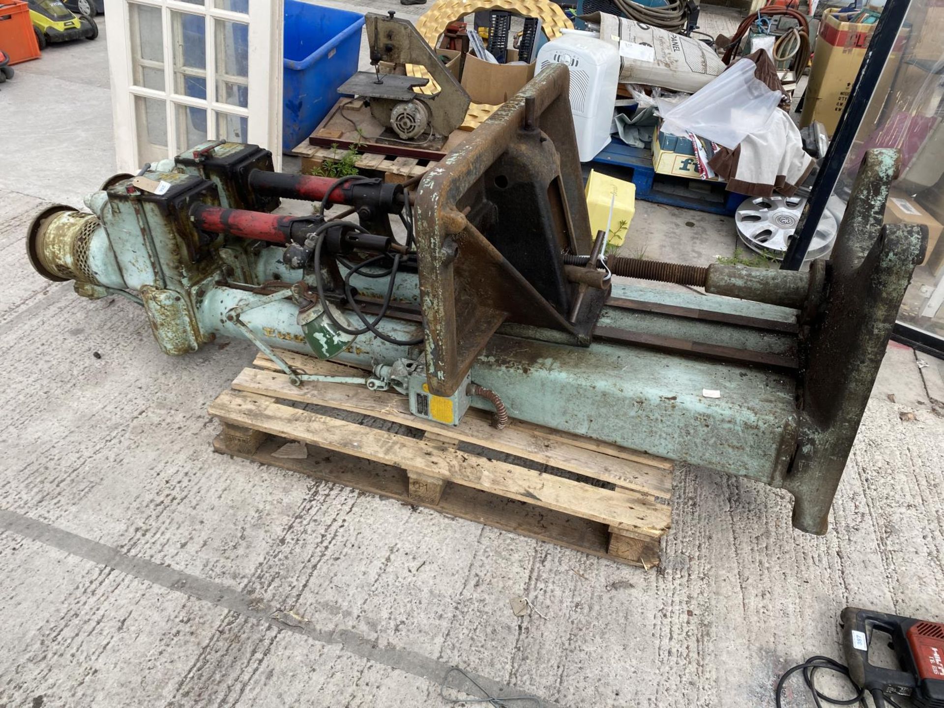 A HERBERT INDUSTRIAL PILLAR DRILL WORKING BUT NO WARRENTY+ VAT