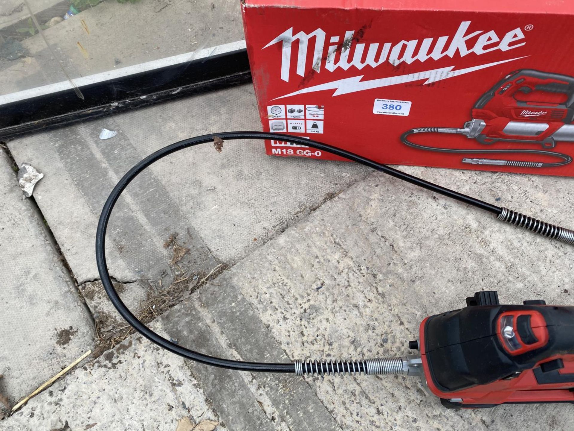 A MILWAUKEE M18 GG-0 GREASE GUN - Image 4 of 5