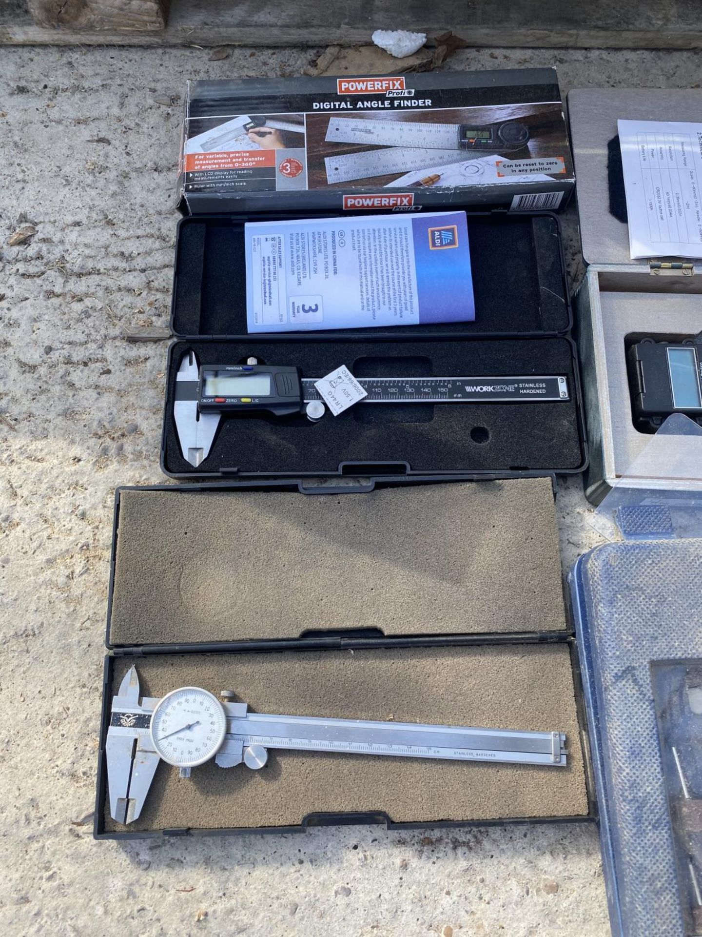 A BOX TO INCLUDE CALIPERS, A VICE, TURNERS PRESS ETC NO VAT - Image 2 of 5