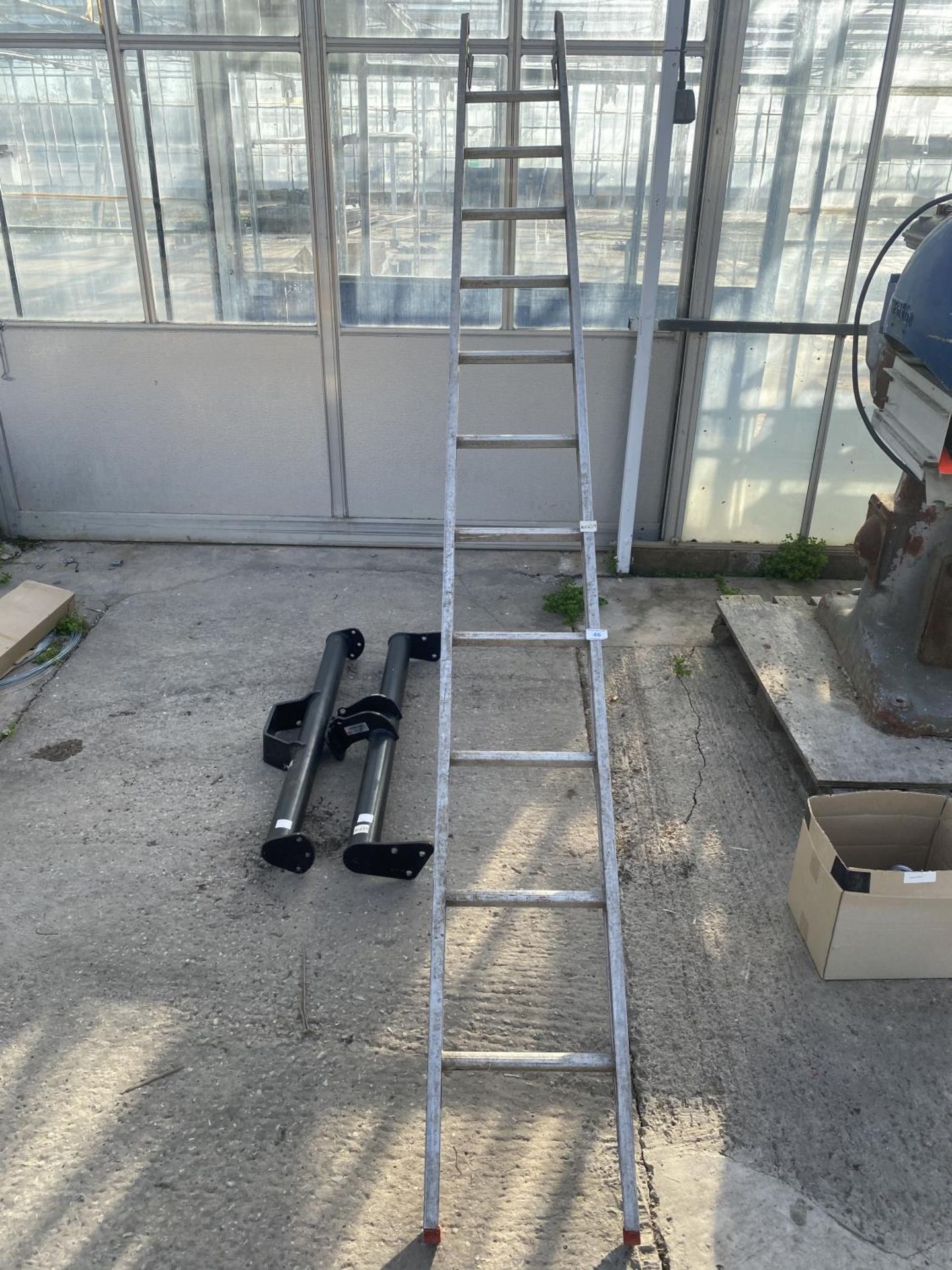 A LADDER AND TWO WITTER TOW BARS 125KG NO VAT