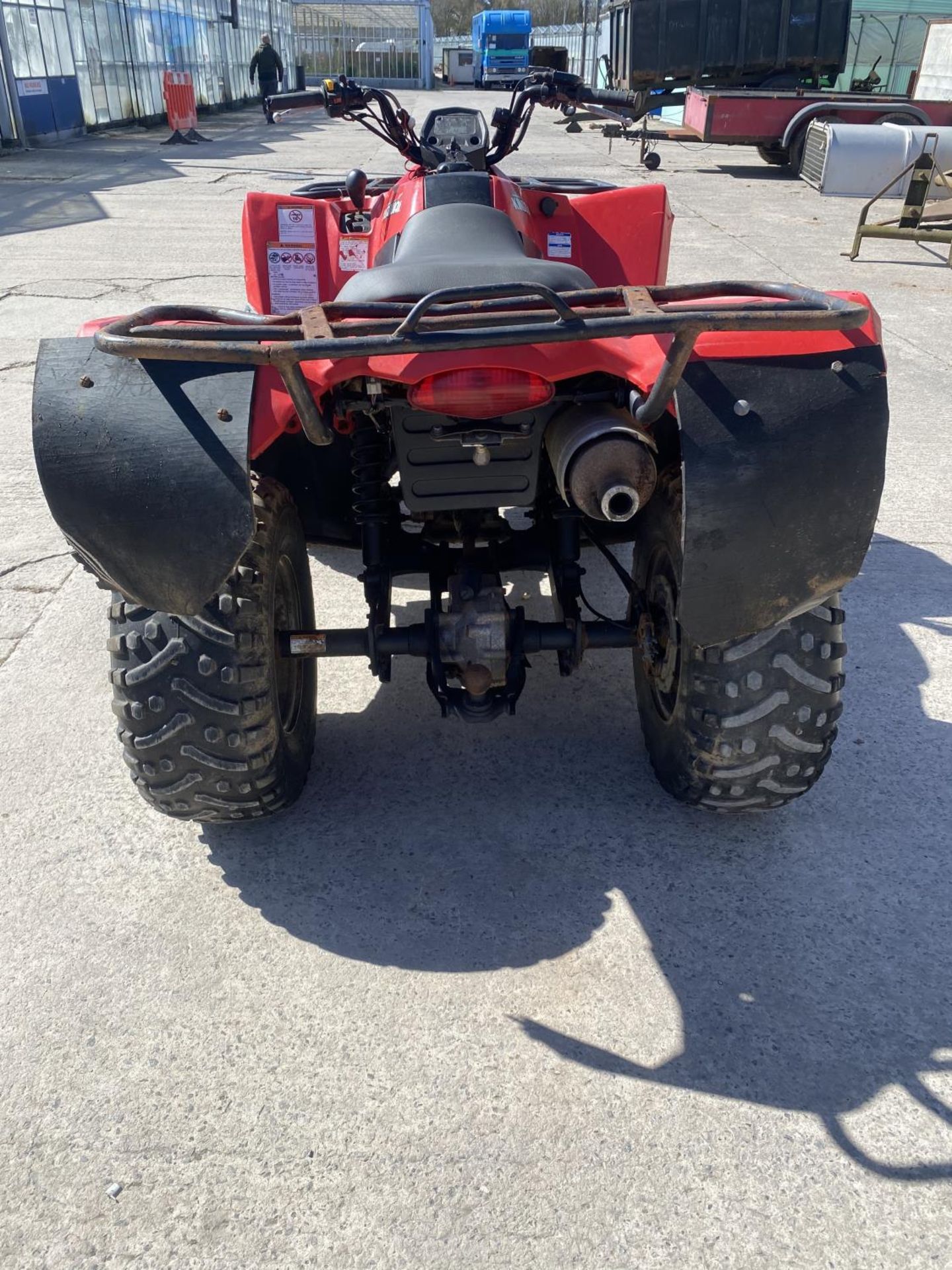 A 2013 SUZUKI KING QUAD, 400 CC AUTOMATIC - SEE VIDEO OF VEHICLE STARTING AND RUNNING - NO VAT - Image 7 of 12