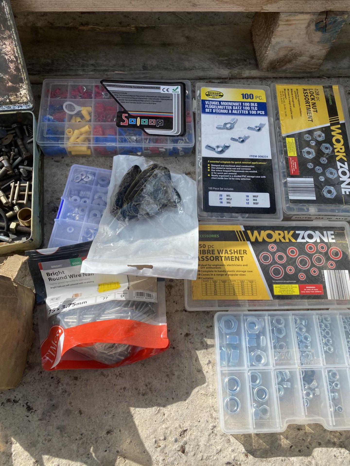 A BOX CONTAINING NUTS AND BOLTS, TERMINAL CONNECTORS, STRING ETC - Image 3 of 6
