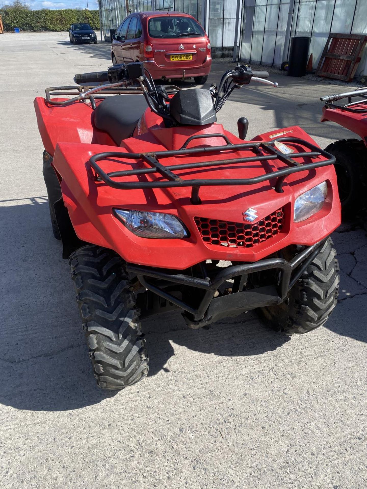 A 2013 SUZUKI KING QUAD, 400 CC AUTOMATIC - SEE VIDEO OF VEHICLE STARTING AND RUNNING - NO VAT - Image 11 of 12