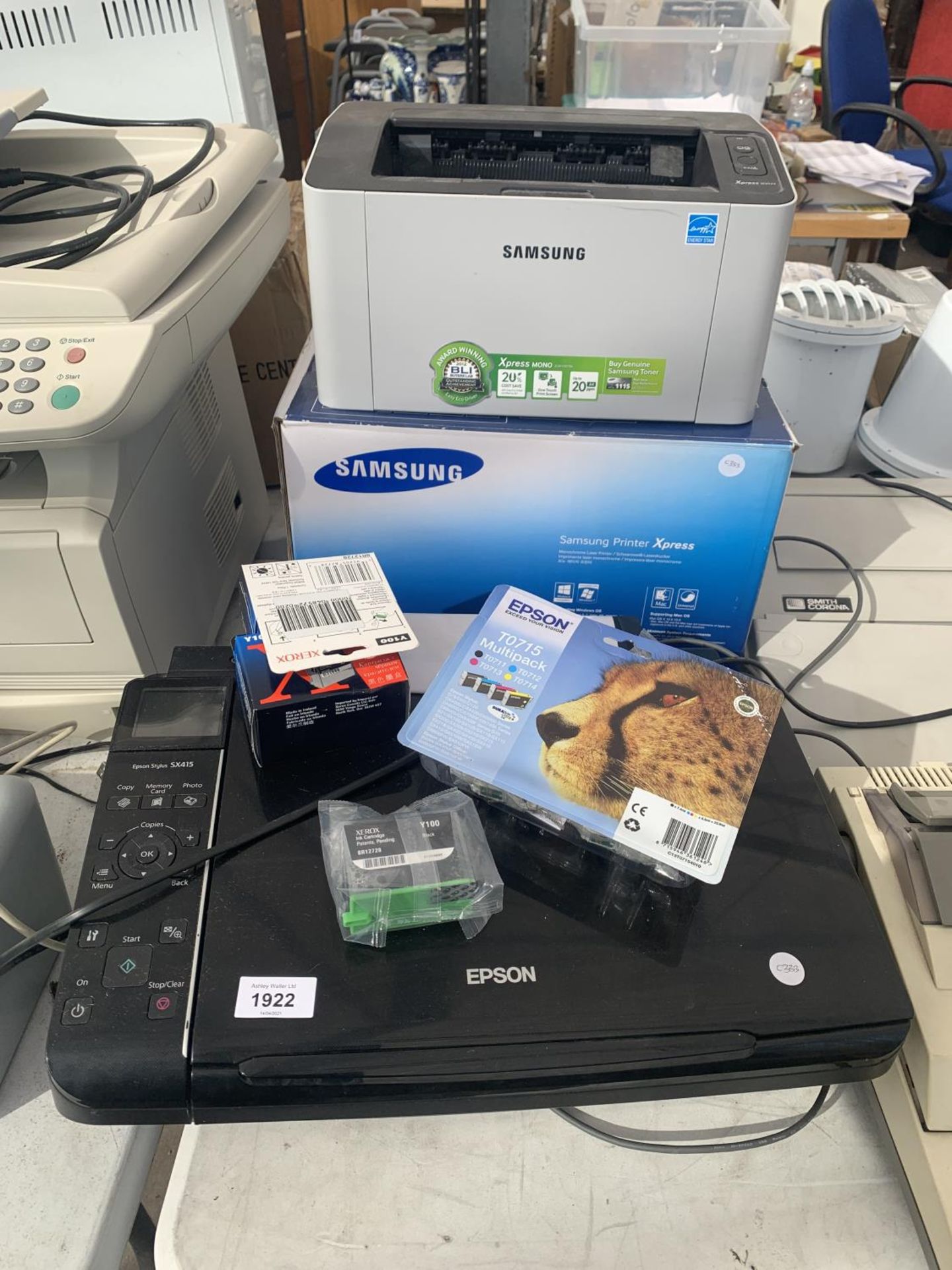 AN ASSORTMENT OF ITEMS TO INCLUDE A SAMSUNG PRINTER, EPSON PRINTER AND INK CARTRIDGES ETC