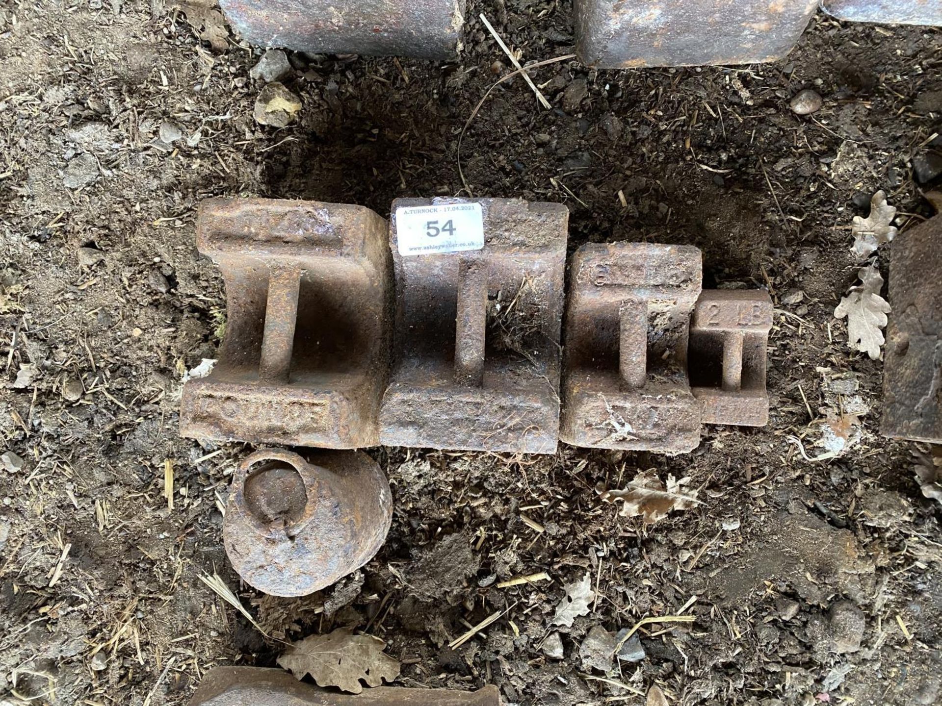 FIVE VARIOUS VINTAGE WEIGHTS