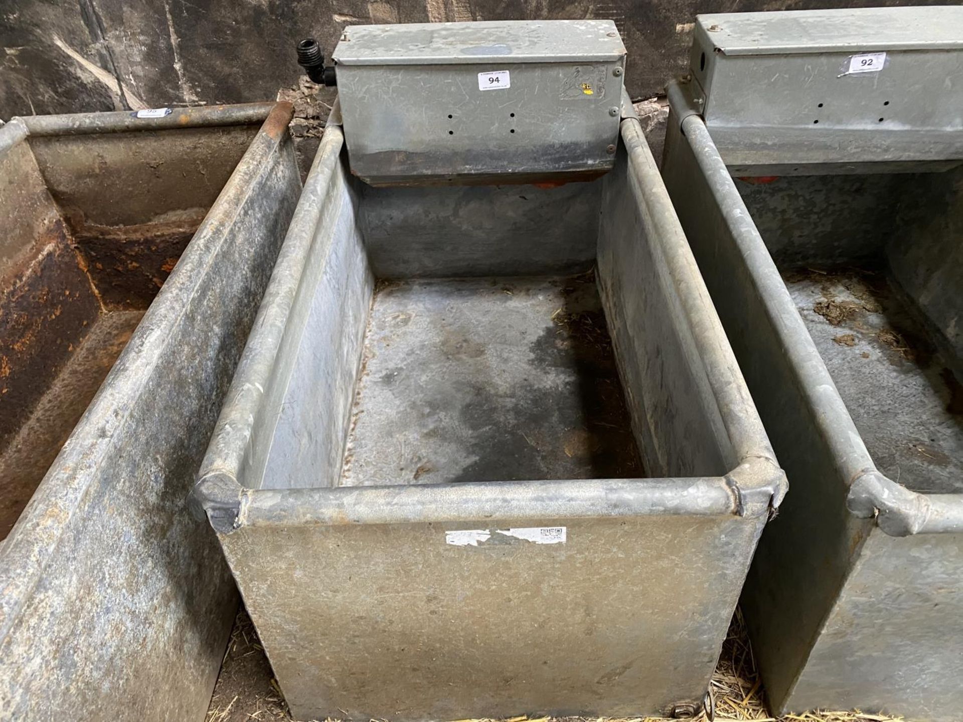 A GALVANISED CATTLE WATER TROUGH 36"X 18" X 16" HIGH