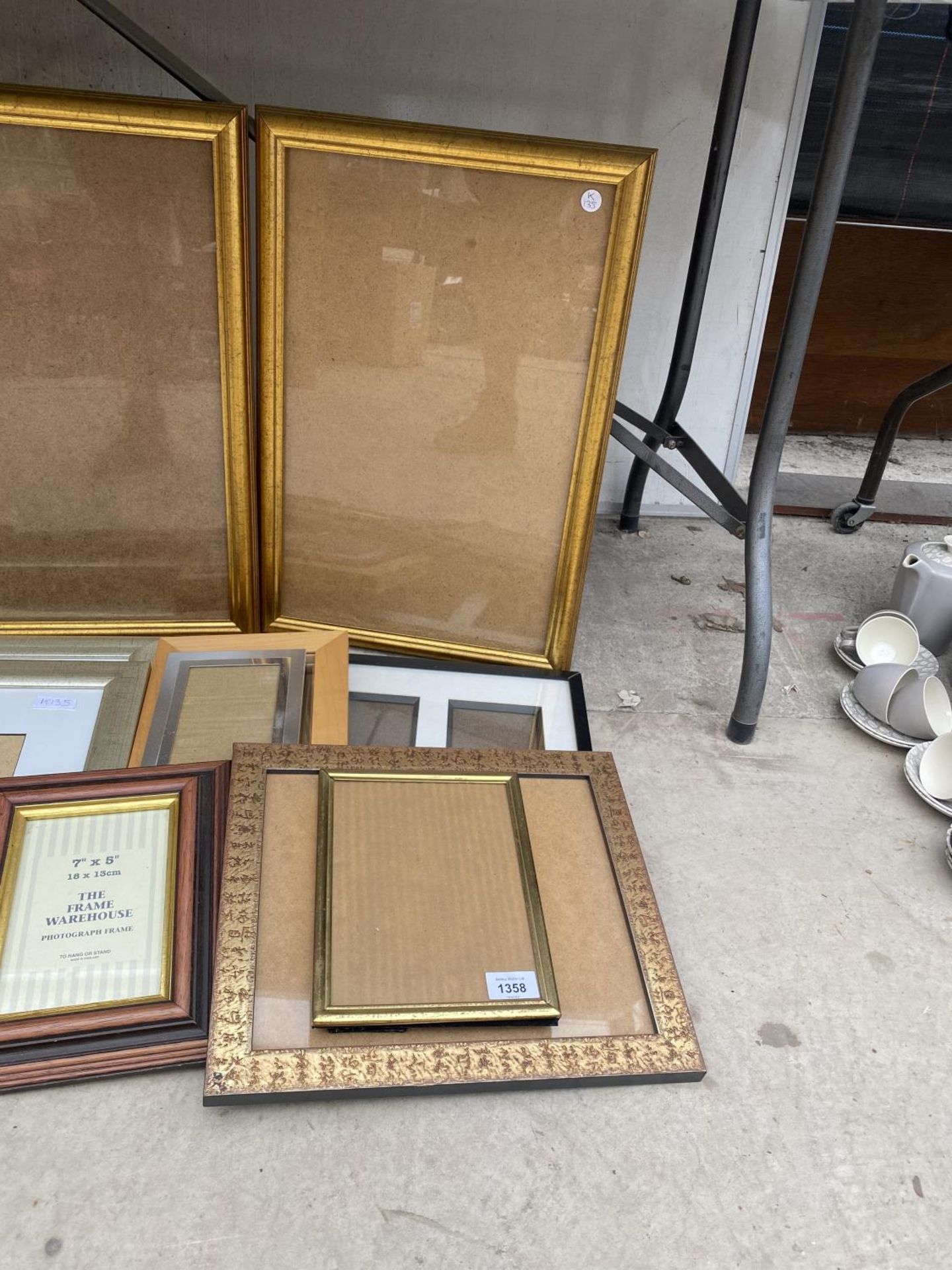 A LARGE ASSORTMENT OF PICTURE FRAMES - Image 2 of 4
