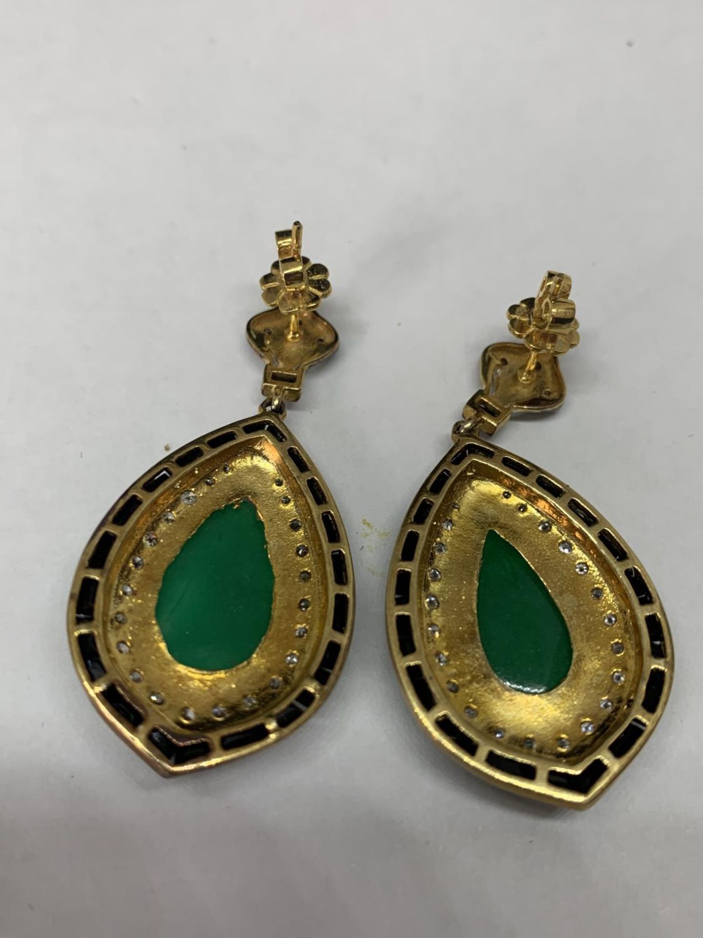 A PAIR OF JADE ON BLACK ONYX EARRINGS WITH DIAMOND SURROUND AND YELLOW AND WHITE METAL - Image 4 of 4