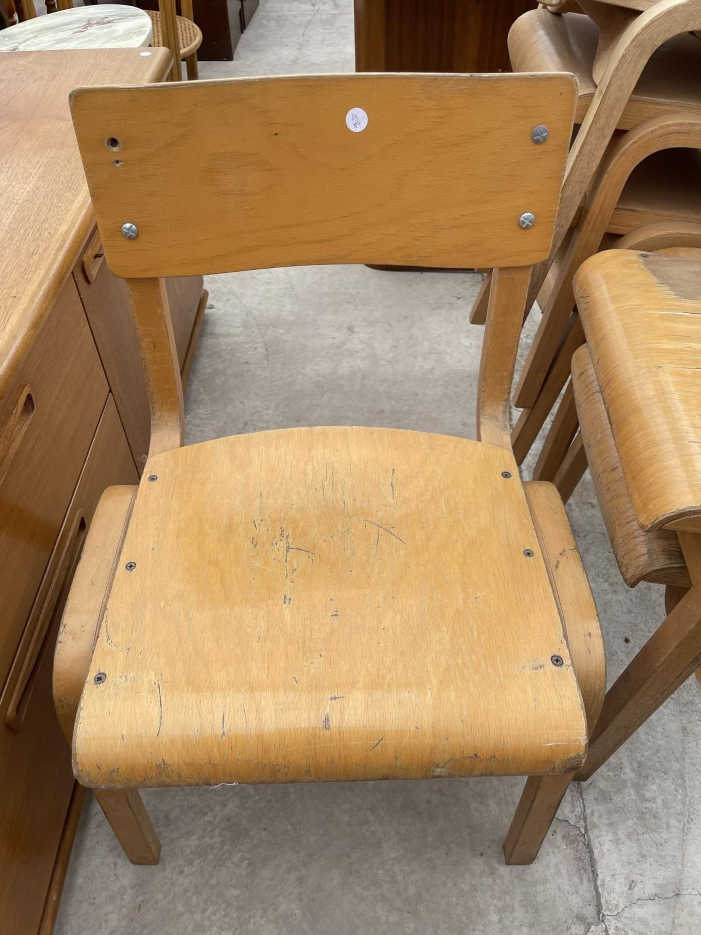 A COLLECTION OF 7 MID 20TH CENTURY BENTWOOD CHILDRENS SCHOOL CHAIRS - Image 5 of 5