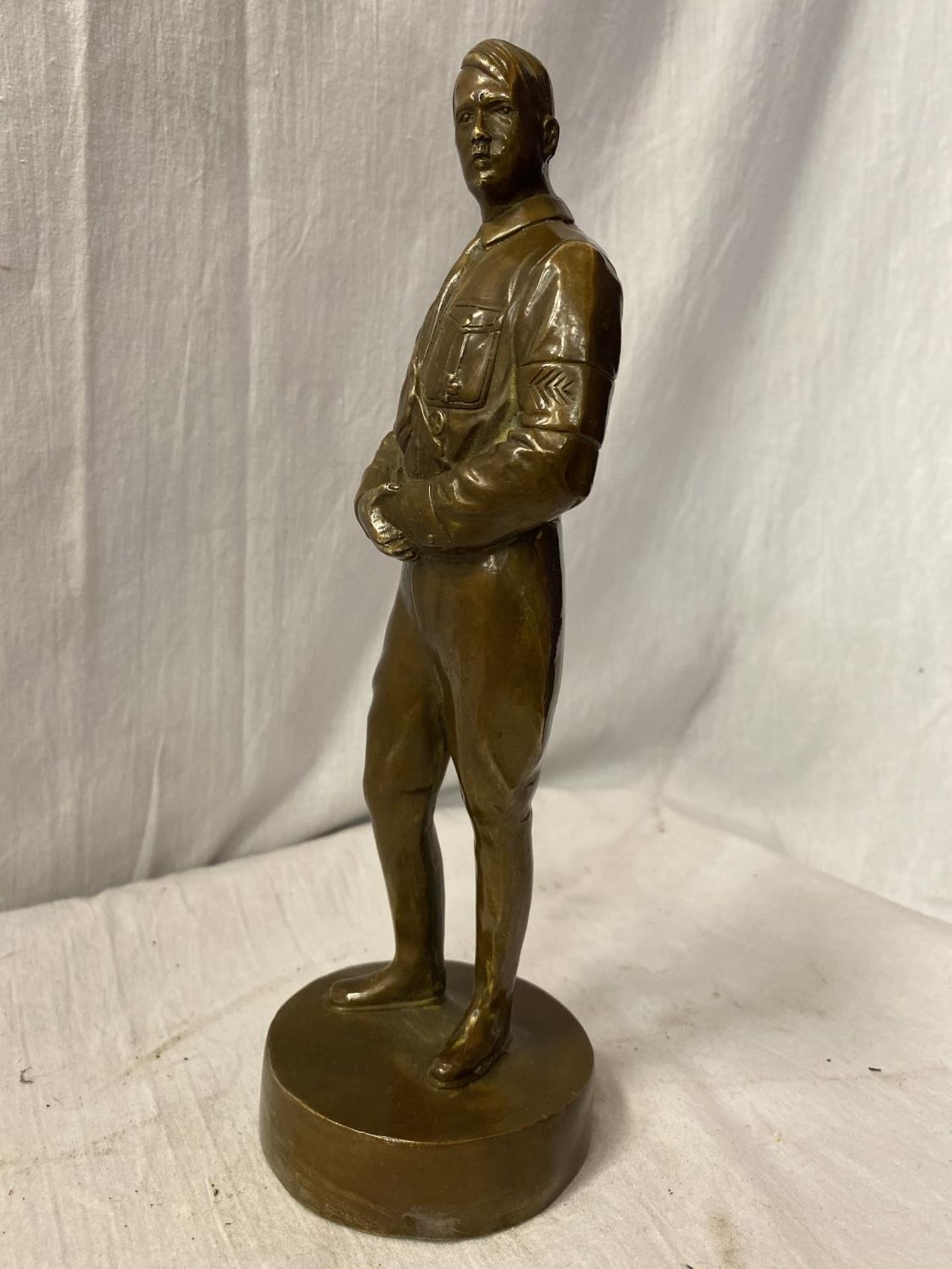 A BRONZE FIGURE IN THE FORM OF ADOLF HITLER H: 27CM - Image 4 of 4