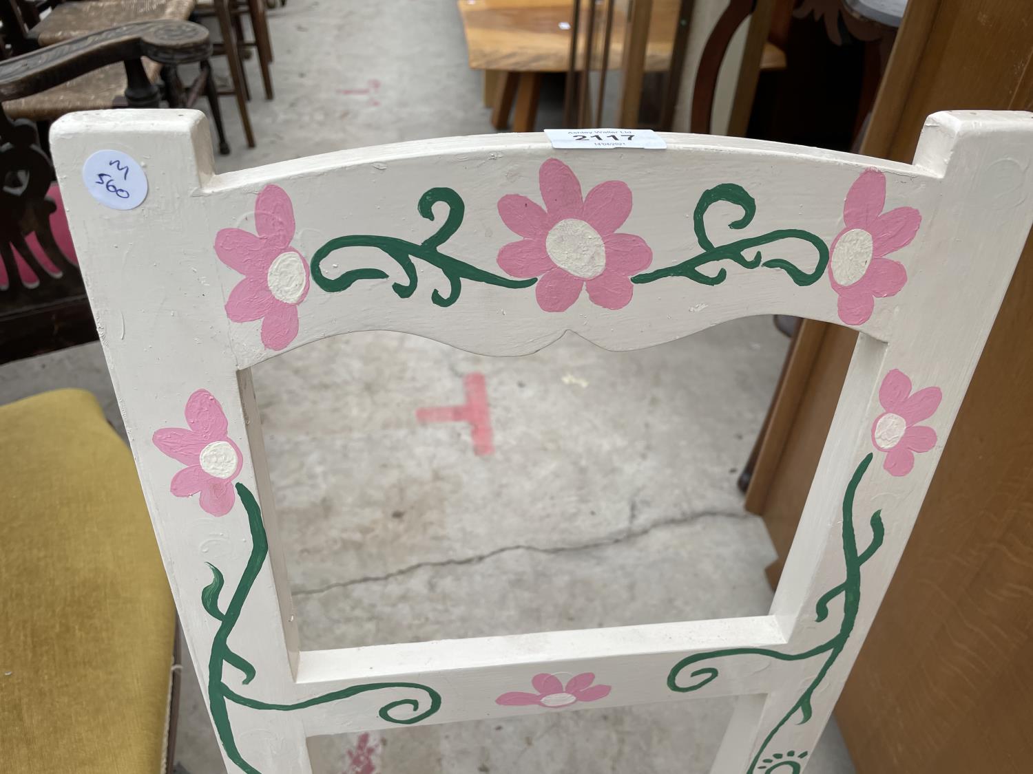 A FLORAL PAINTED DINING CHAIR WITH RUSH SEAT - Image 2 of 3