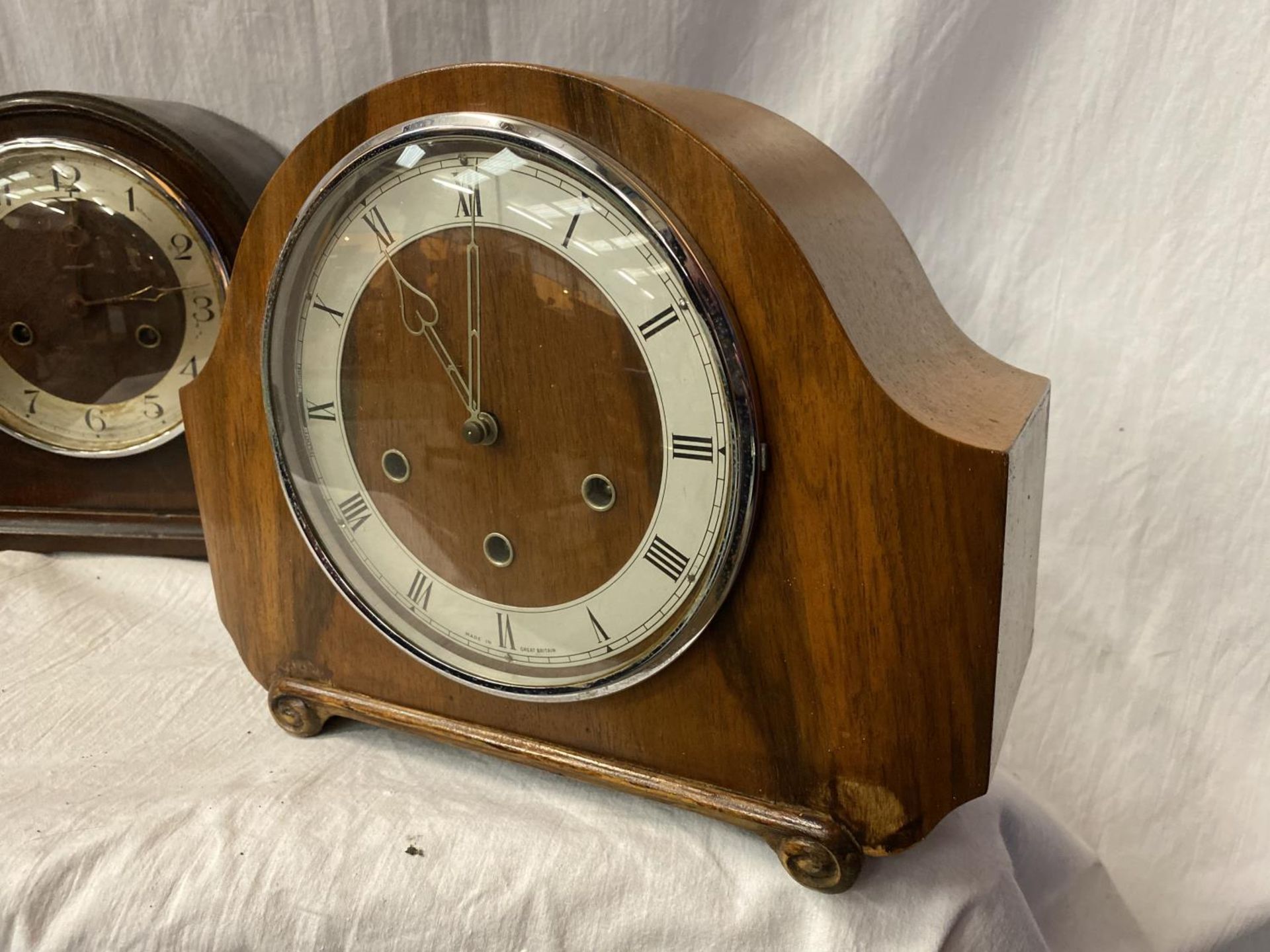 TWO MANTEL CLOCKS, ONE A MAHOGANY NAPOLEON HAT EXAMPLE AND THE OTHER AN ART DECO STYLE - Image 2 of 8